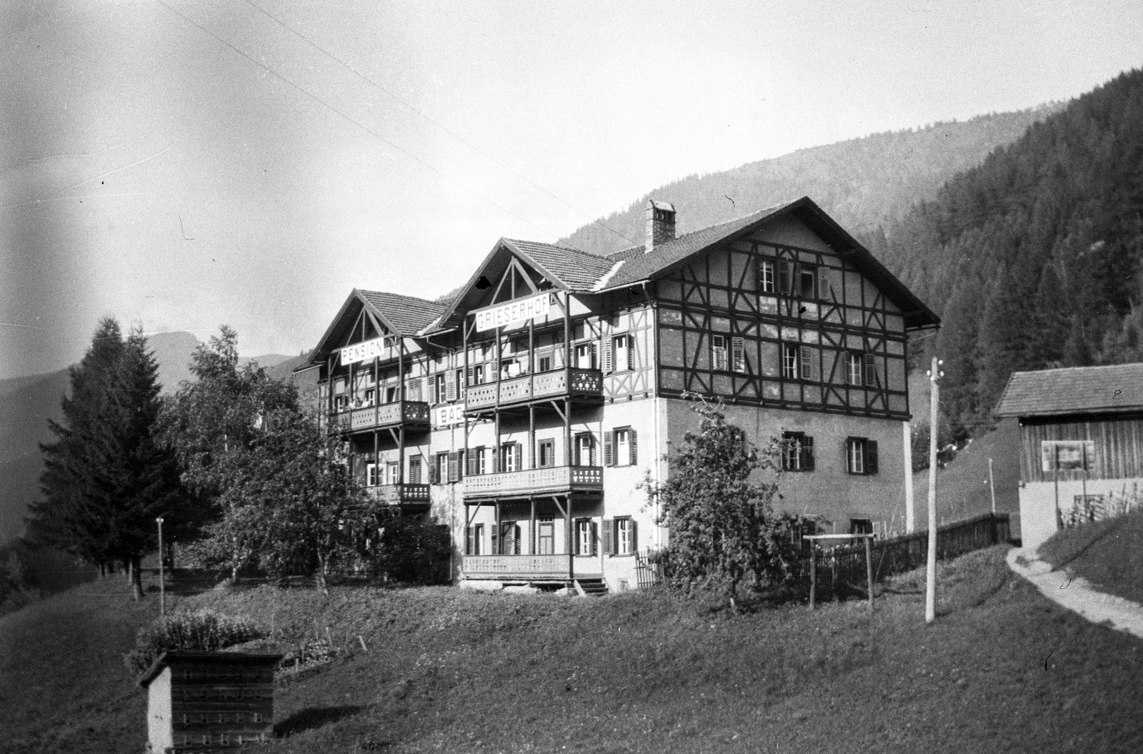 Austria, Gries am Brenner, Griesenhof panzió., 1935, Romák Éva, balcony, Fortepan #74861