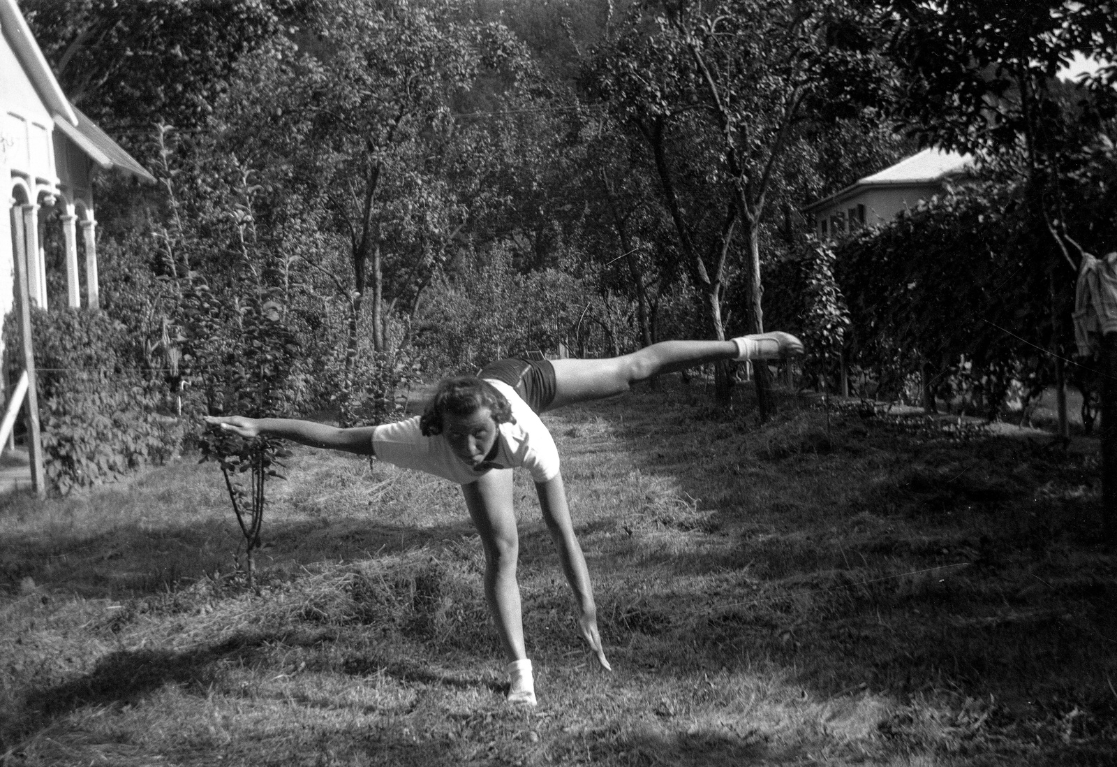 1942, Romák Éva, sport mez, mutatvány, Fortepan #74880