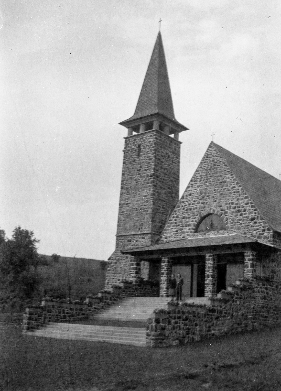 Hungary, Galyatető, Mátraszentimre, Magyarok Nagyasszonya ("Kodály") templom., 1948, Romák Éva, church, Catholic Church, romanesque revival architect, Gyula Jankó-design, Fortepan #74881