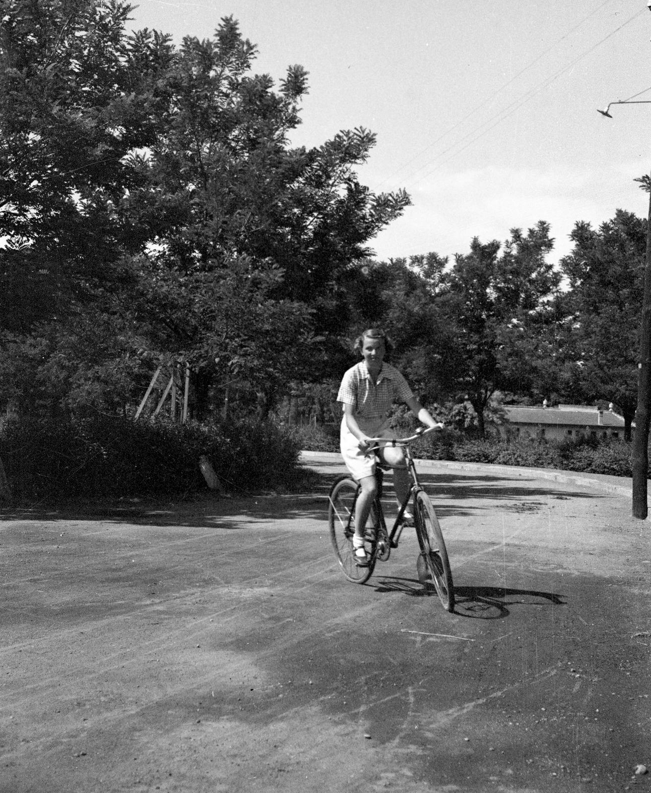 1938, Romák Éva, bicycle, girl, Fortepan #74923
