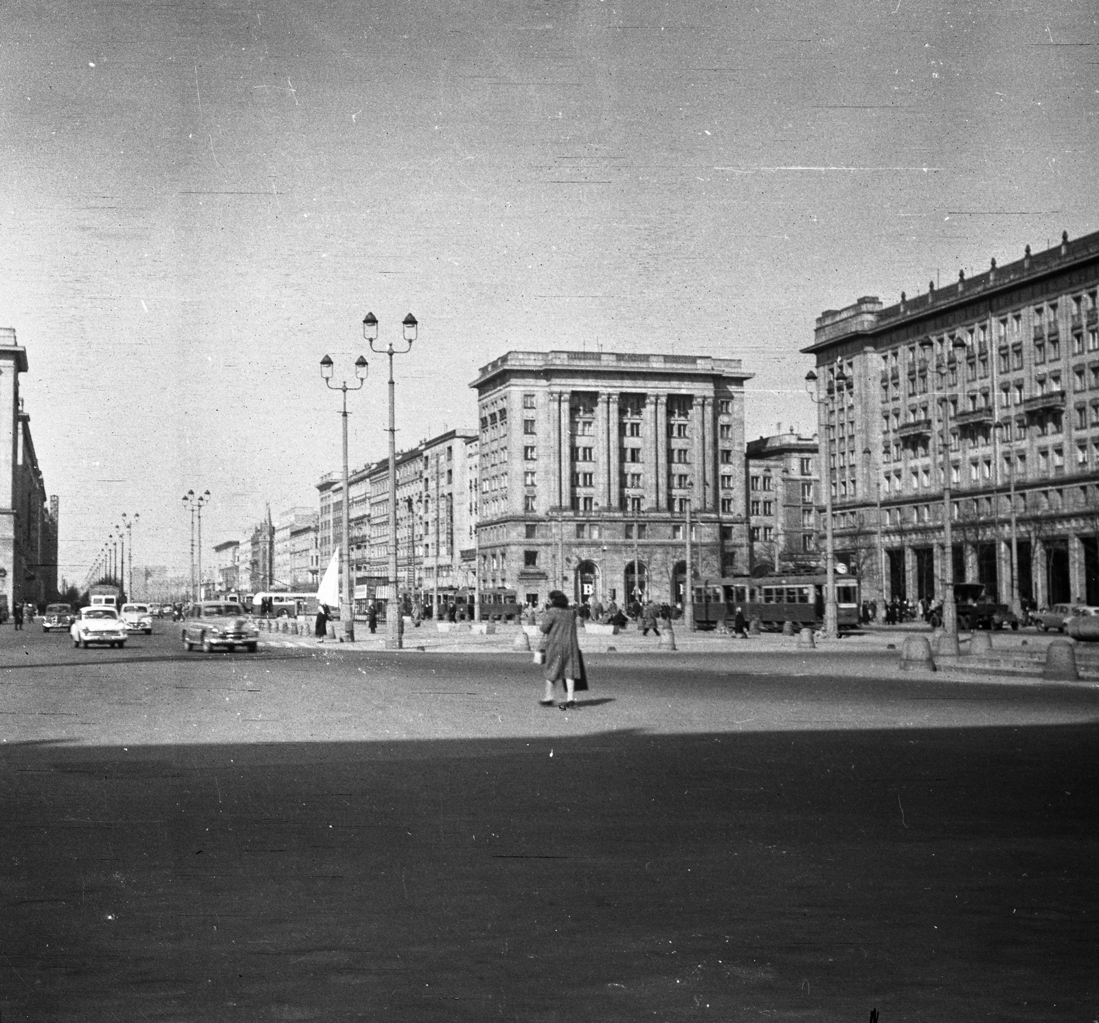 Poland, Warsaw, Alkotmány tér (Plac Konstytucji) az ulica Marszałkowska felé nézve., 1960, Romák Éva, tram, Fortepan #75021