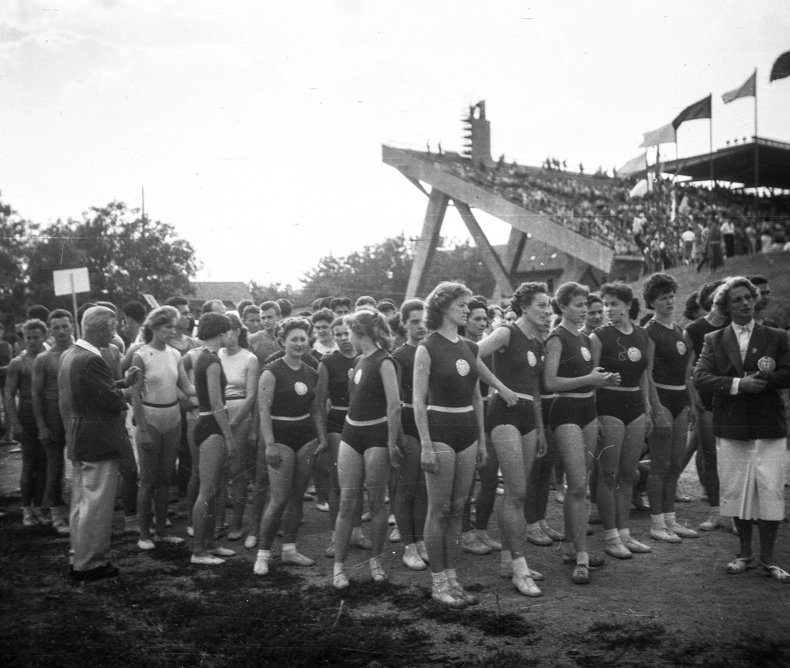 Horvátország, Zágráb, Maksimir Stadion, a II. World Gymnaestrada-n szereplő magyar csapat., 1957, Romák Éva, sport, Jugoszlávia, verseny, stadion, Fortepan #75047