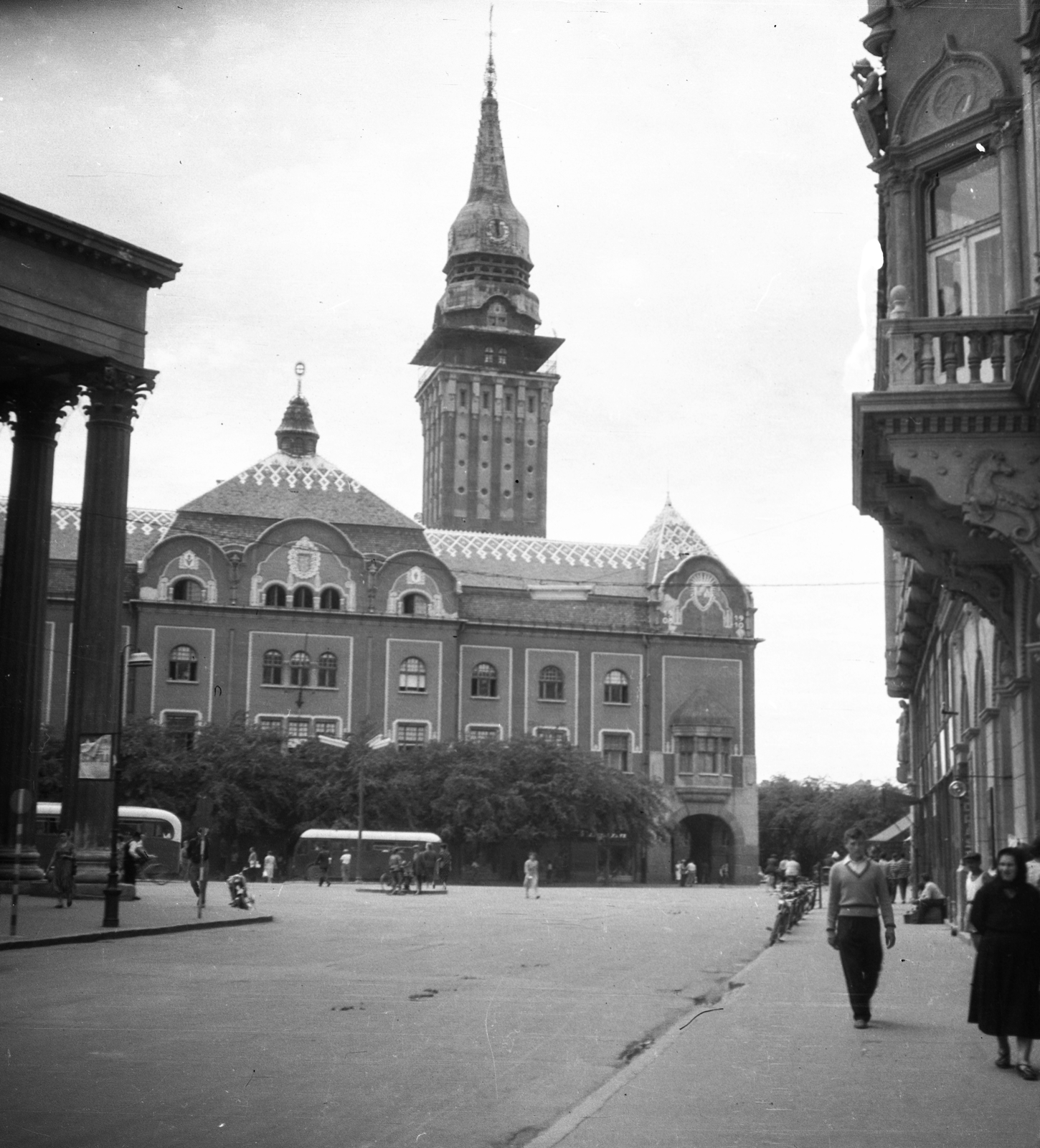 Szerbia, Szabadka, Korzó, szemben a Városháza., 1958, Romák Éva, Jugoszlávia, Komor Marcell-terv, Jakab Dezső-terv, szecesszió, Fortepan #75048