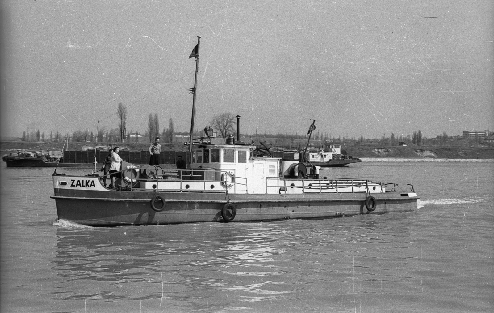 Romania, Drobeta-Turnu Severin, (ekkor Turnu Severin), Zalka vontatóhajó a Dunán., 1960, Drobni Nándor, Droppa Kálmán, ship, barge, Zalka ship, Fortepan #75104