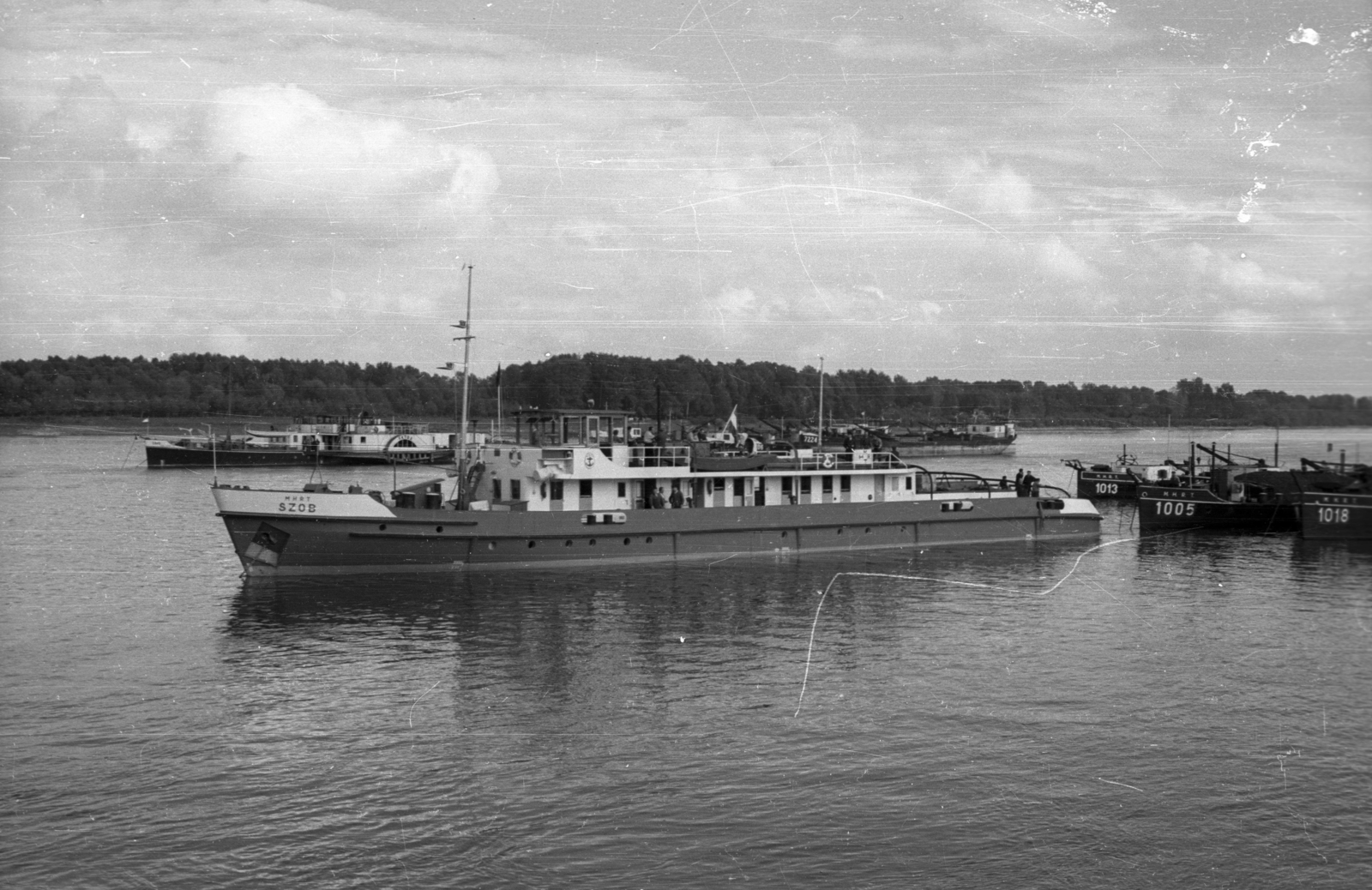 Hungary, Komarno, a Szob és a Dorog vontatóhajó és uszályaik a kikötőnél., 1960, Drobni Nándor, Droppa Kálmán, ship, barge, Szob ship, Fatra/Andrej Hlinka ship, Fortepan #75108