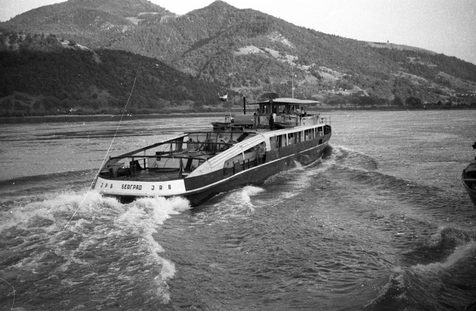 1961, Drobni Nándor, Droppa Kálmán, ship, river, water surface, shore, Cyrillic alphabet, Beograd-ship, Fortepan #75112