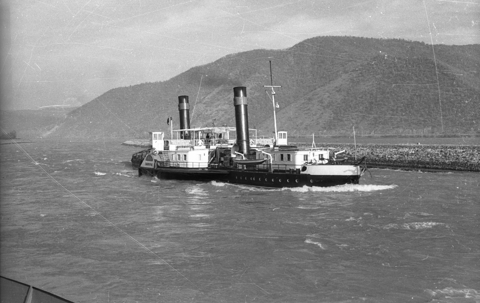 Romania,Serbia, Duna, a Vaskapu-szoros hajózócsatornája, Sztálingrád oldalkerekes gőzhajó., 1961, Drobni Nándor, Droppa Kálmán, ship, steamboat, Magyarország/Deutschland/D X ship, Fortepan #75131