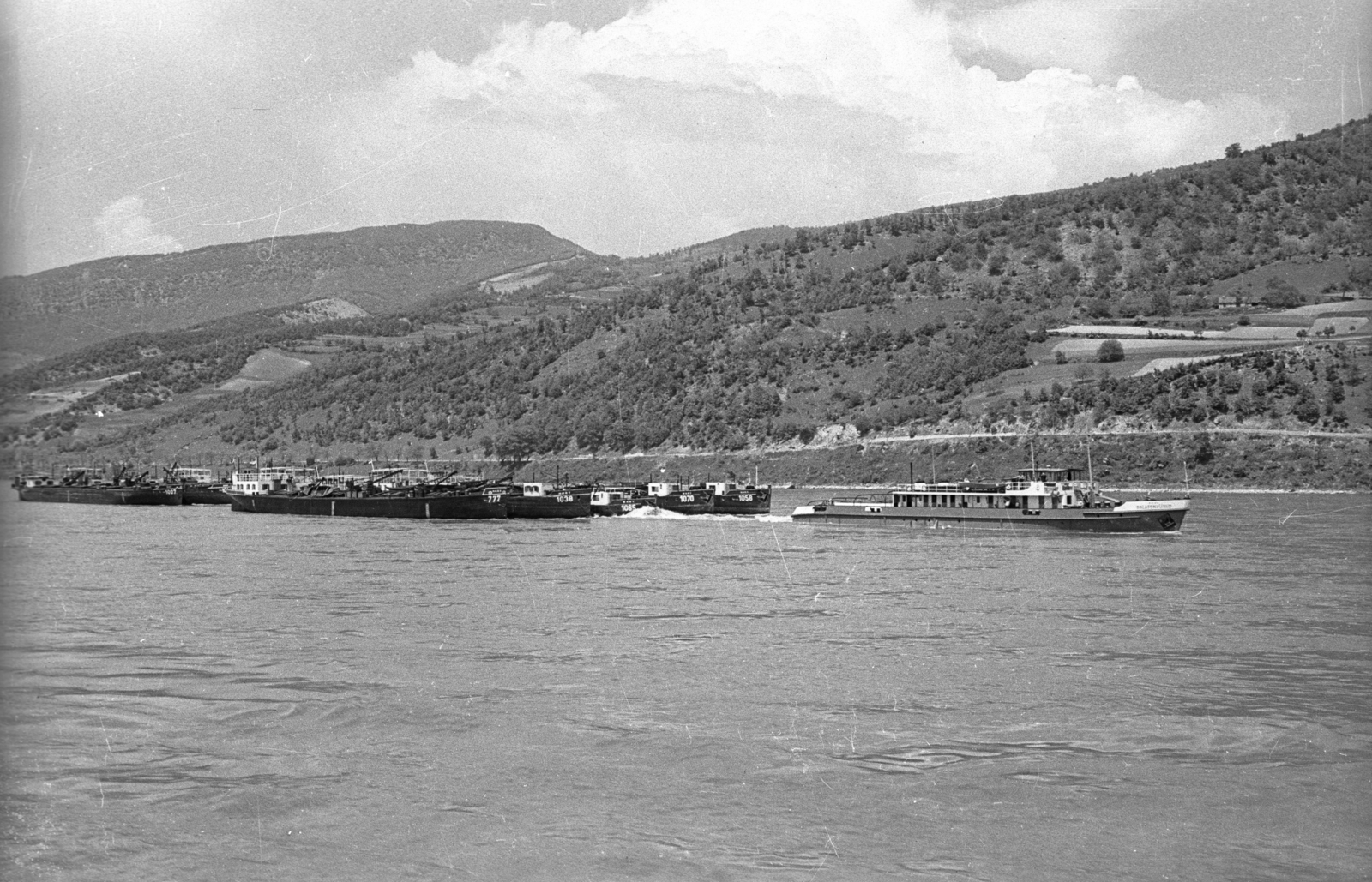 1961, Drobni Nándor, Droppa Kálmán, hajó, folyó, víztükör, uszály, folyópart, vontatóhajó, Balatonfüred hajó, Fortepan #75140