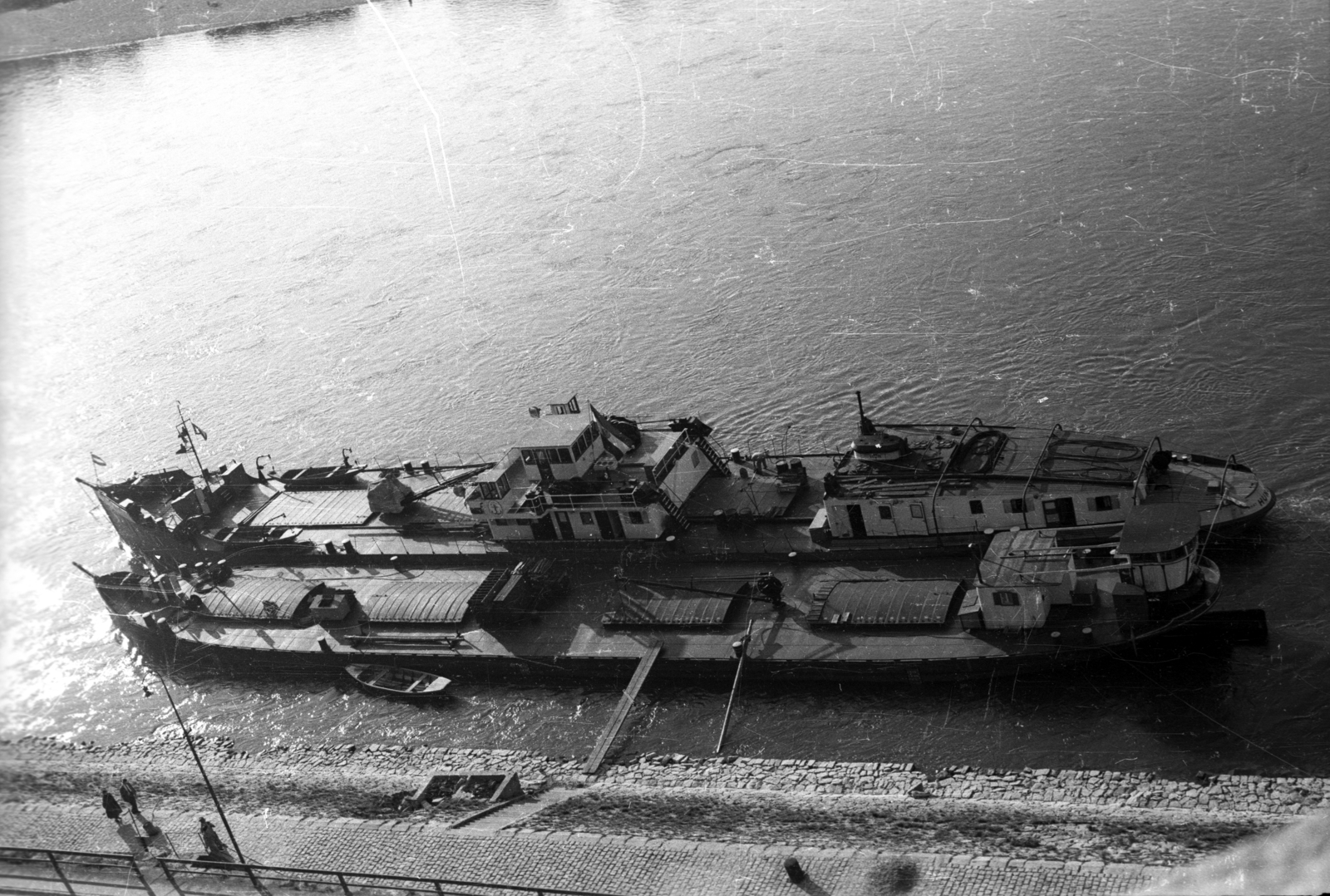 Austria, Linz, Duna, a Hunor motoros áruszállító hajó a kikötőben., 1962, Drobni Nándor, Droppa Kálmán, ship, barge, Hunor ship, Fortepan #75158