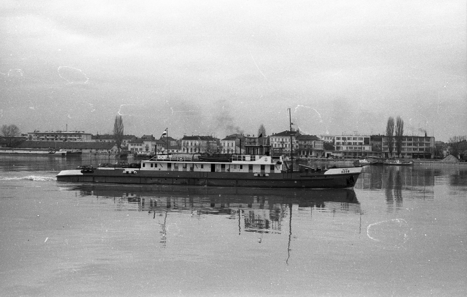 Bulgaria, Vidin, Duna, a Szob vontatóhajó a kikötőnél., 1962, Drobni Nándor, Droppa Kálmán, ship, Szob ship, Fortepan #75179