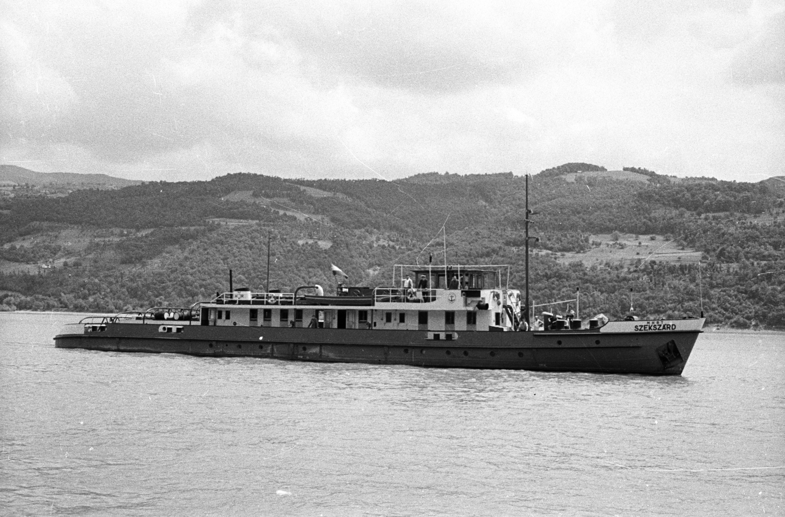 Romania,Serbia, Szekszárd vontatóhajó a Nagy-Kazán-szoros bejárata közelében., 1962, Drobni Nándor, Droppa Kálmán, ship, Szekszárd ship, Fortepan #75183