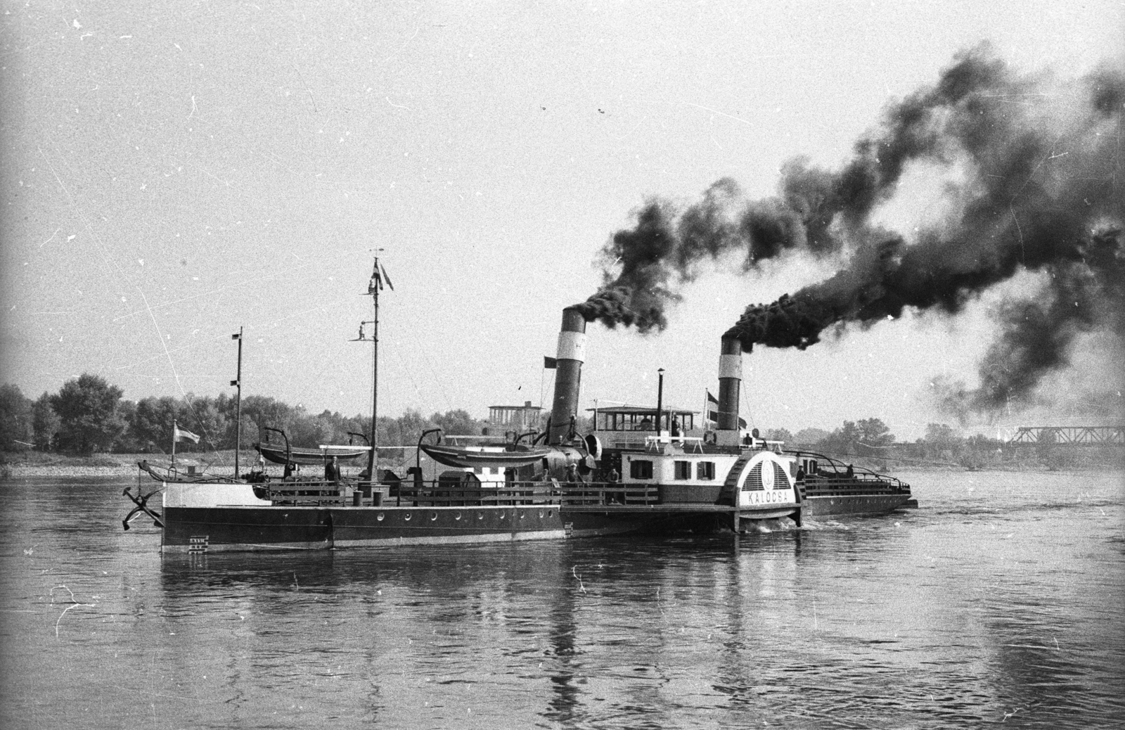 Austria, Vienna, Kalocsa vontatógőzös a Dunán a Stadtlauer Ostbahnbrücke felett., 1964, Drobni Nándor, Droppa Kálmán, ship, steamboat, Sationary Ship No 318/Kalocsa/Hargita/Atlas/Dániel ship, Fortepan #75200