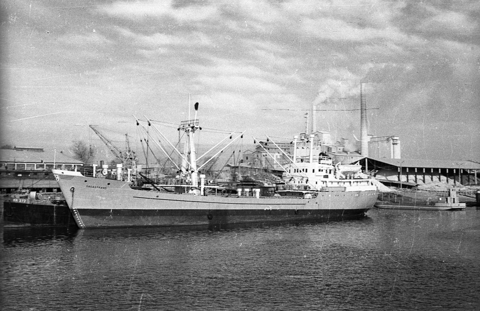 1964, Drobni Nándor, Droppa Kálmán, ship, water surface, chimney, port, Sagastrand ship, cargo ship, Fortepan #75223