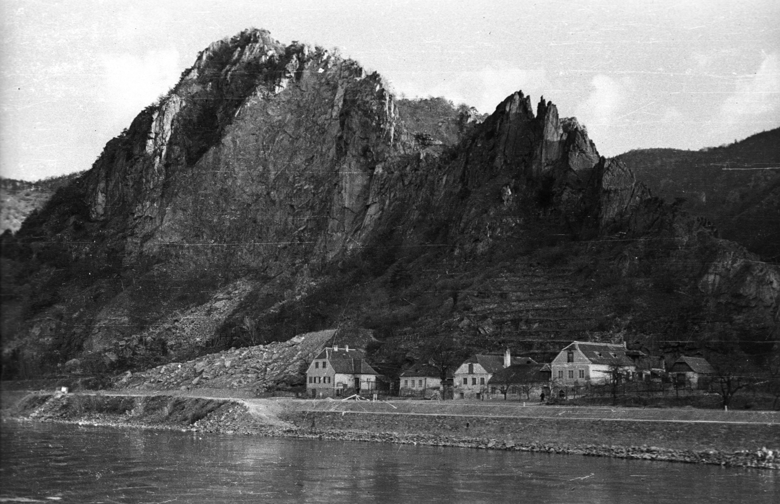 Ausztria, Dürnstein, a város északi része a Dunáról nézve., 1964, Drobni Nándor, Droppa Kálmán, Fortepan #75232