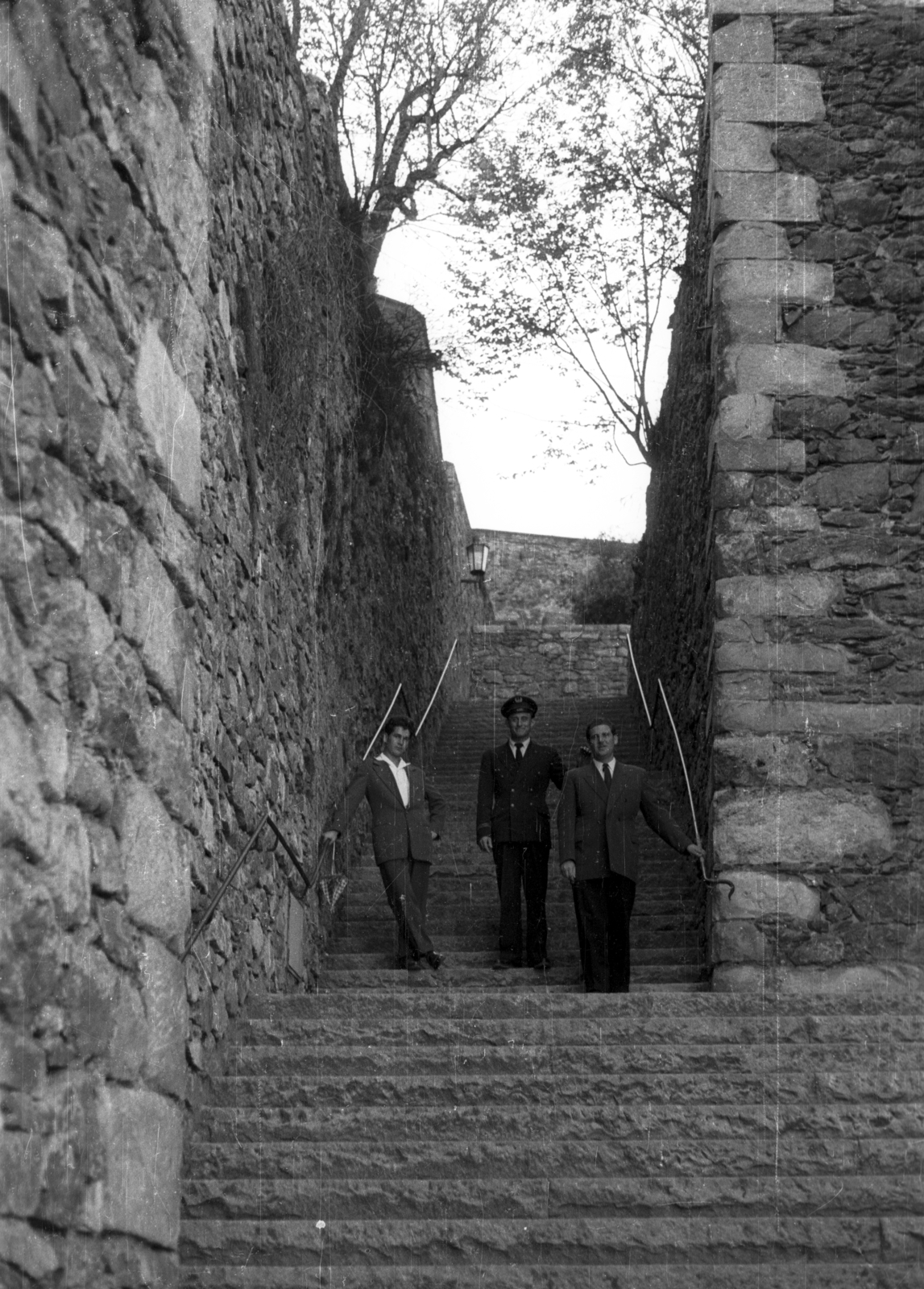 Austria, Linz, a Tummelplatz-ról a Várkastélyba (Linzer Schloss) vezető lépcső., 1963, Drobni Nándor, Droppa Kálmán, stairs, Fortepan #75265