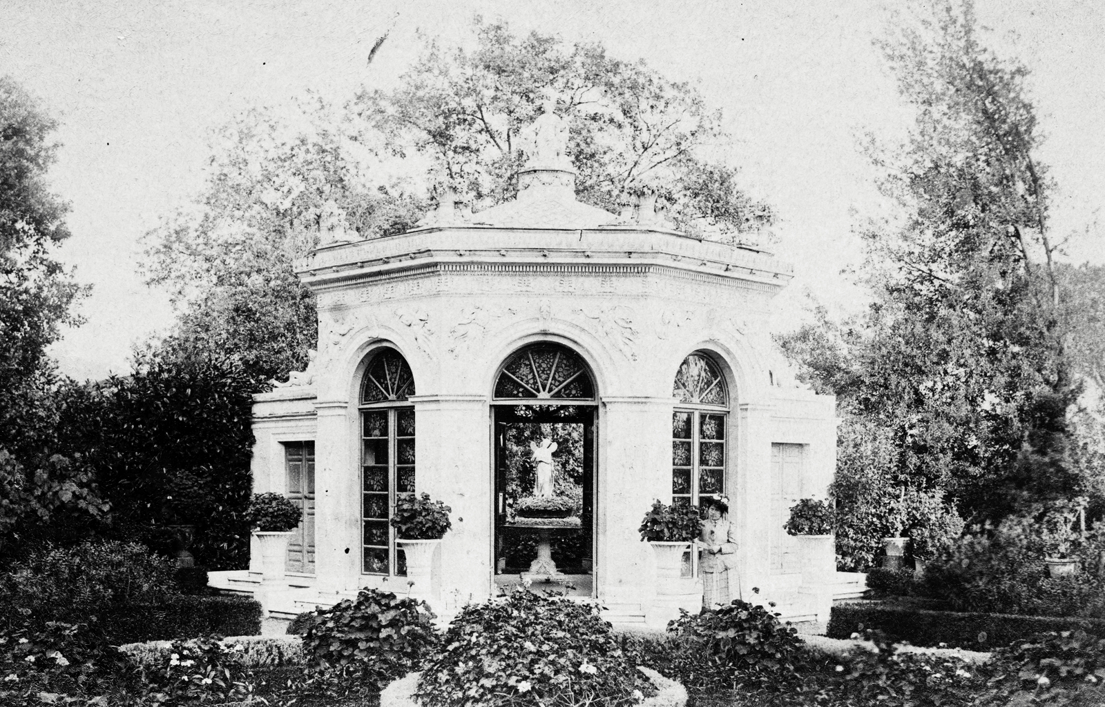 Olaszország, Genova, Via Pallavicini 13., a Villa Durazzo-Pallavicini kertje, Virágos ház., 1910, Rosta László, kert, pavilon, Fortepan #75313