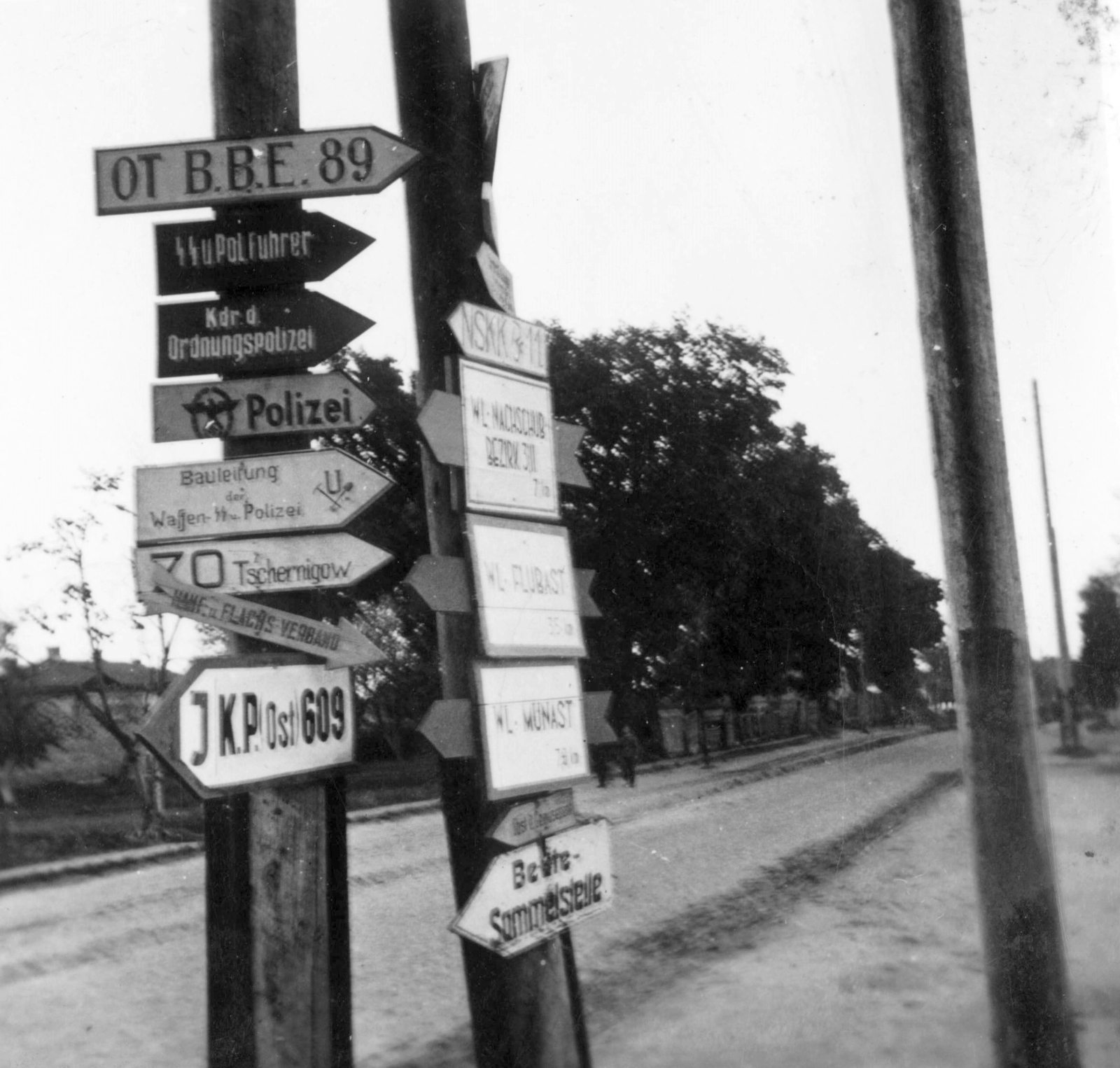 1942, Teller Ferenc, Gergelyi Béla, eastern front, road signs, second World War, Fortepan #75421