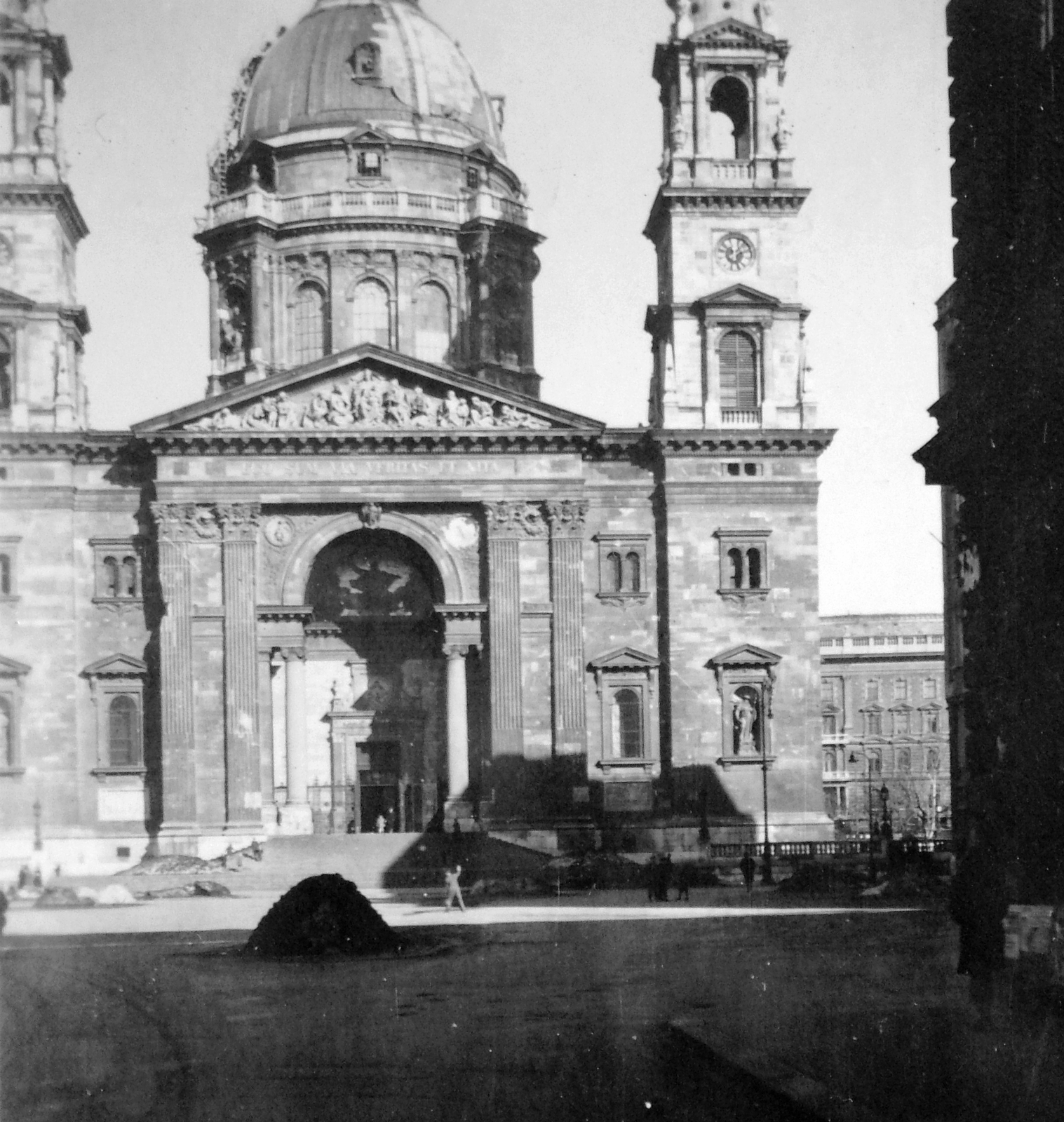 Magyarország, Budapest V., Szent István-bazilika (Ybl Miklós, 1906.)., 1946, Fortepan, épített örökség, templom, építészet, neoreneszánsz, historizmus, Ybl Miklós-terv, Budapest, Fortepan #7545