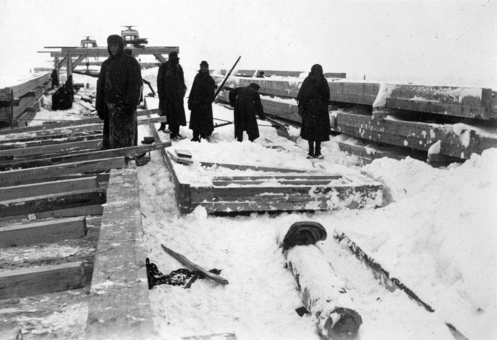 Ukraine, Kyiv, a Paton (ekkor Reichenau) híd építése a Dnyeper folyón., 1942, Teller Ferenc, Jankovich Ignác, second World War, bridge building, Fortepan #75472