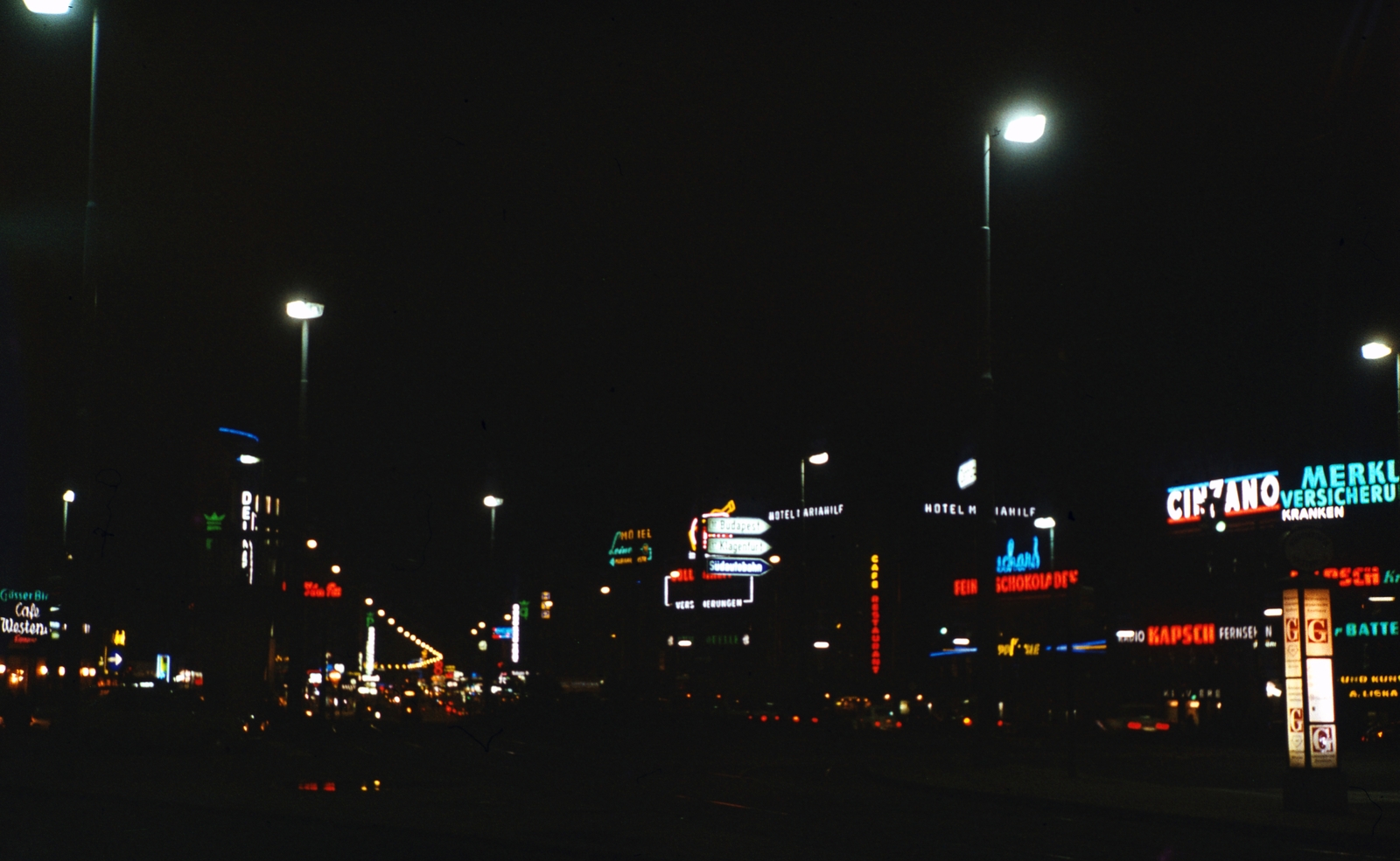 Austria, Vienna, Mariahilfer Strasse a Westbahnhof-nál., 1966, Kristek Pál, colorful, neon sign, Fortepan #75558