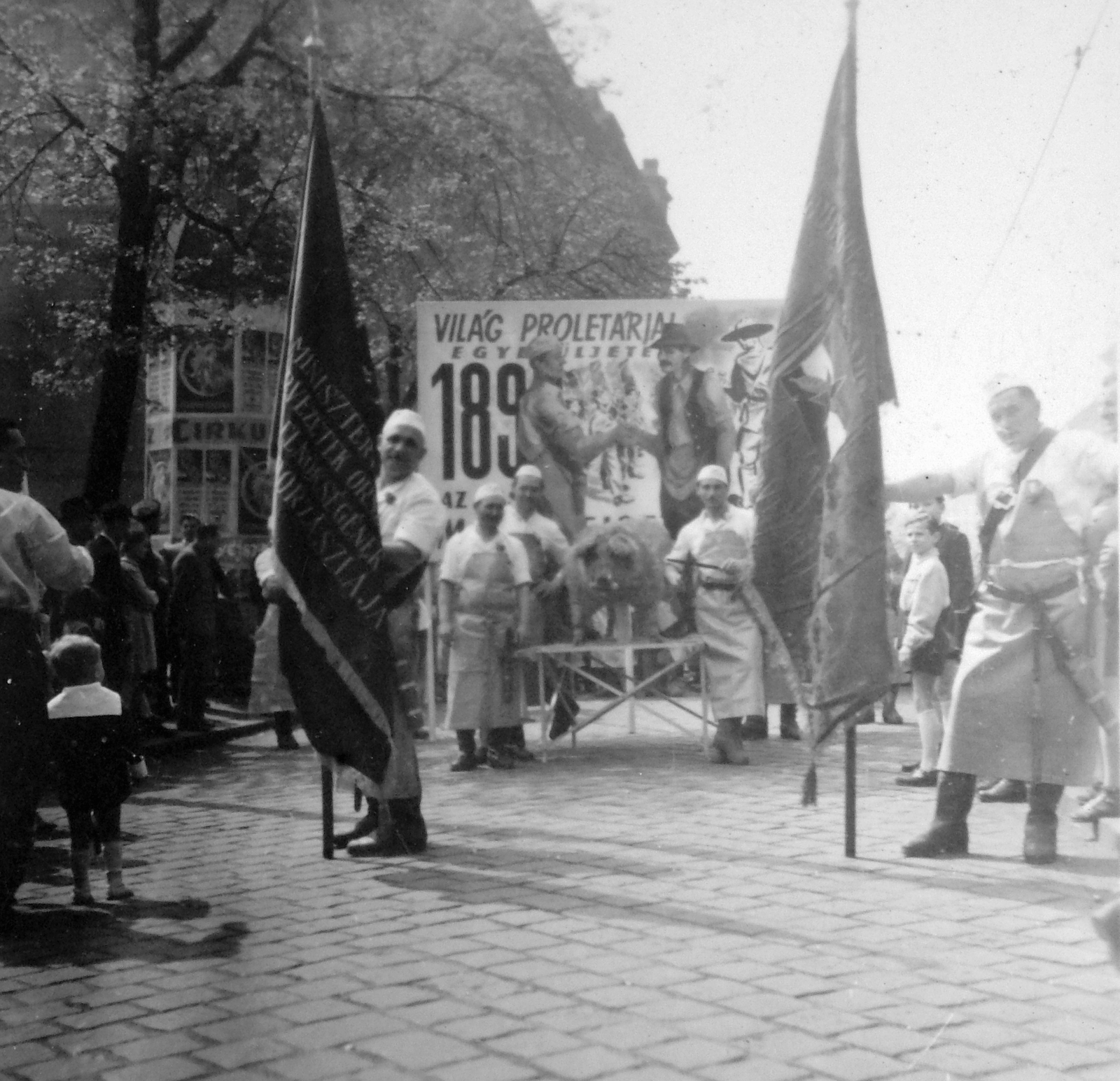 Hungary, 1946, Fortepan, poster, flag, street view, march, ad pillar, 1st of May parade, meat industry, Fortepan #7556