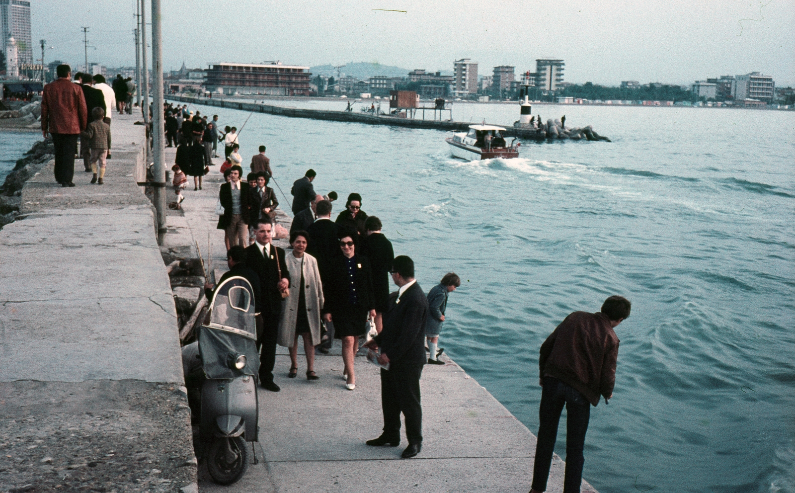 Italy, Rimini, kikötő., 1970, Kristek Pál, colorful, motorboat, port, scooter, Fortepan #75583