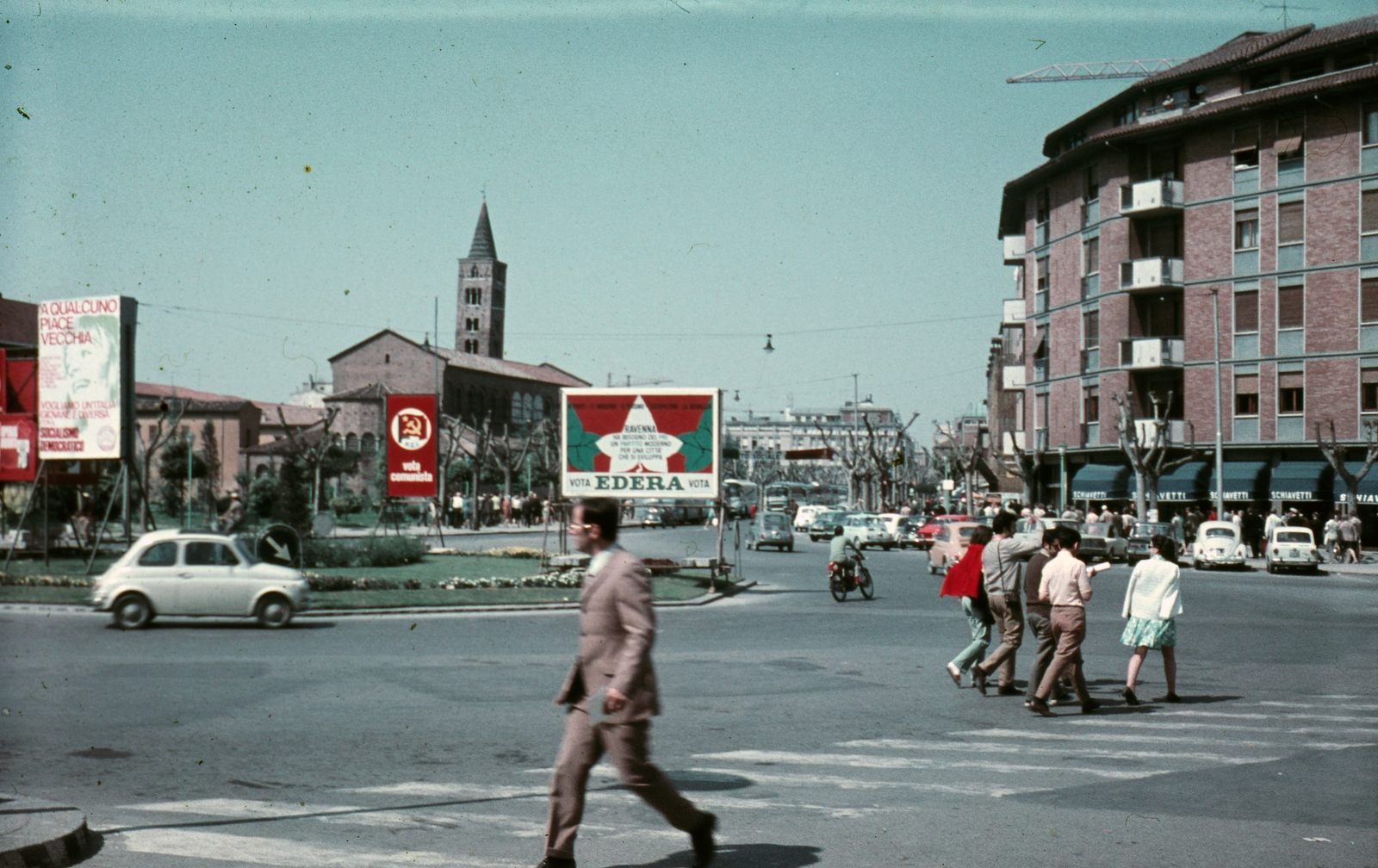 Italy, Ravenna, Piazza Luigi Carlo Farini a Viale Farini felé nézve., 1970, Kristek Pál, colorful, poster, political decoration, Catholic Church, gothic, Romanesque Architecture, Early Christian architecture, crosswalk, Fortepan #75586