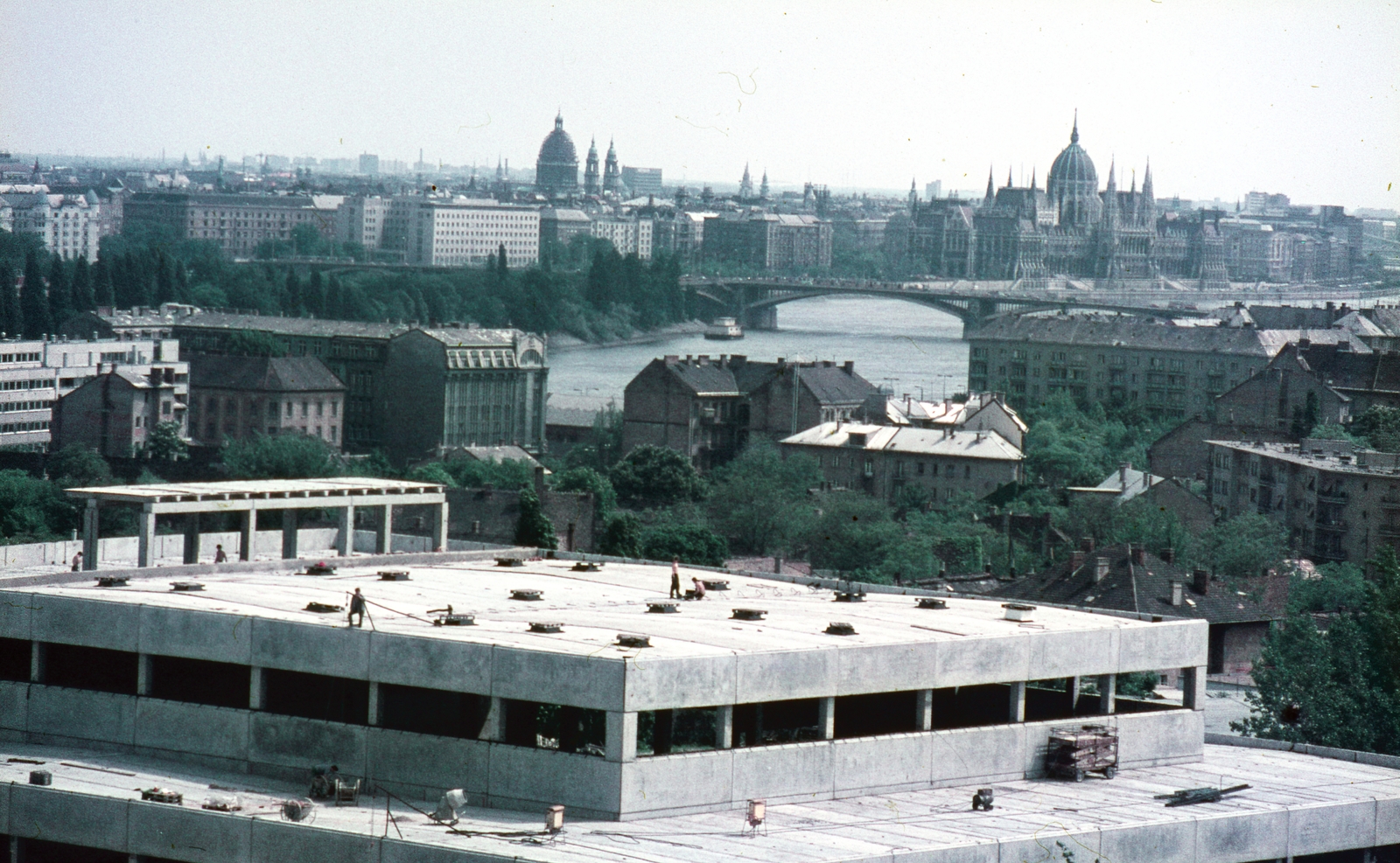Magyarország, Budapest, látkép a Mátyás-hegyről a Margit híd felé., 1985, Kristek Pál, színes, építkezés, látkép, gyár, Fortepan #75630