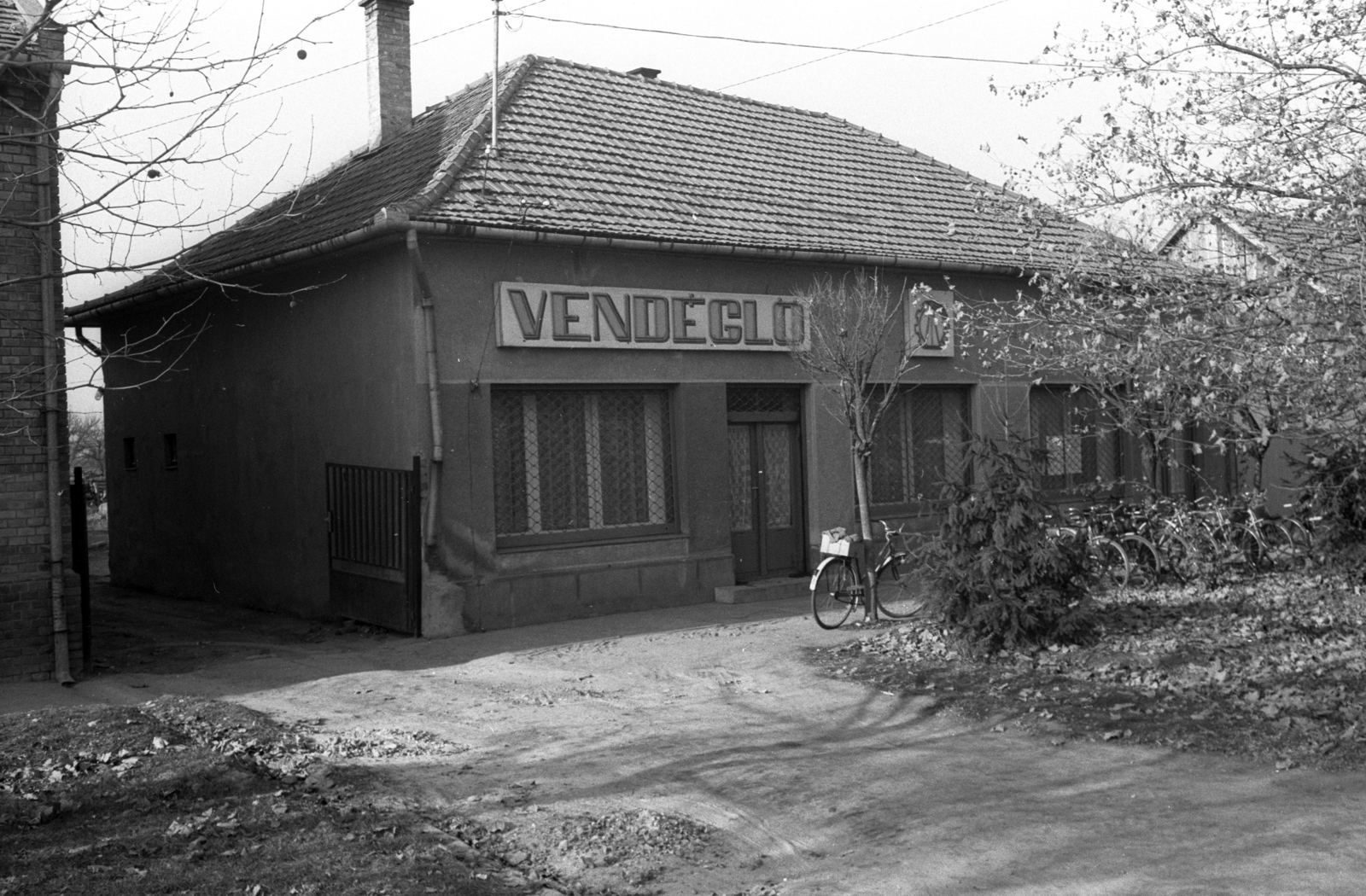 1983, Jankó Attila, bicycle, restaurant, Fortepan #75729