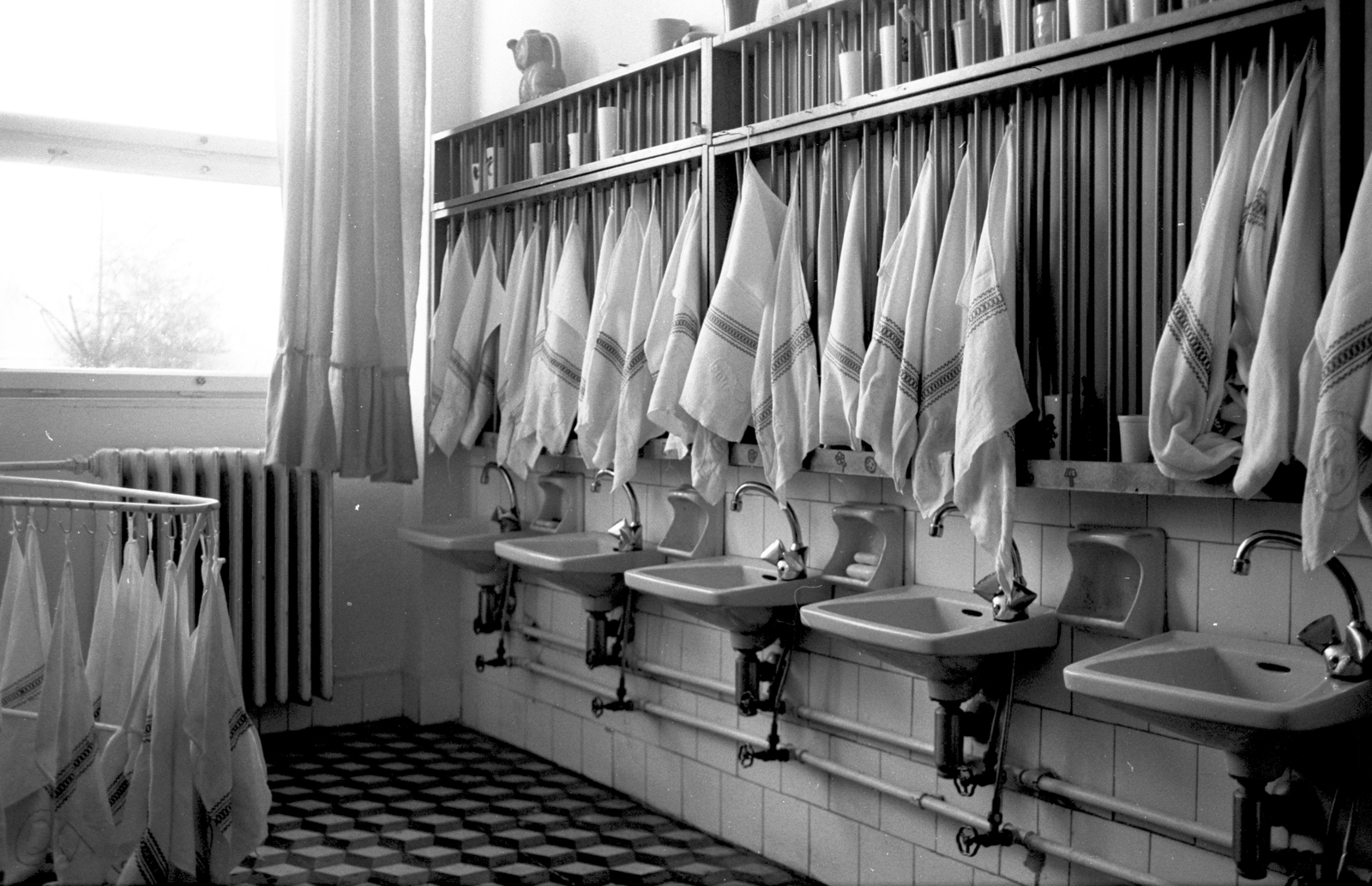 1983, Jankó Attila, radiator, bathing place, Fortepan #75755