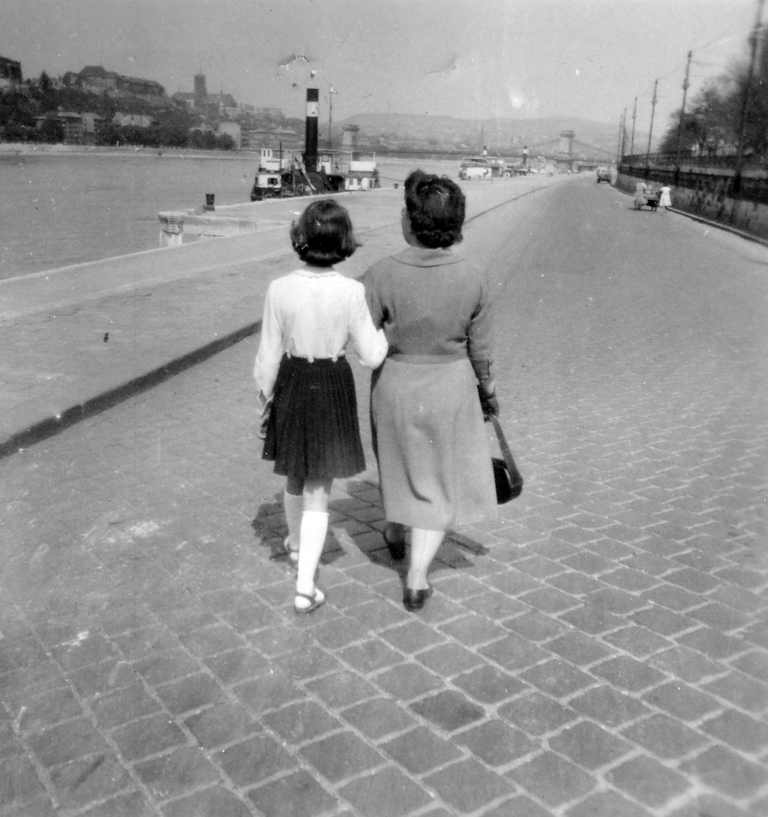 Hungary, Budapest V., pesti alsó rakpart, háttérben a Széchenyi Lánchíd., 1954, Fortepan, ship, street view, steamboat, Budapest, Fortepan #7578