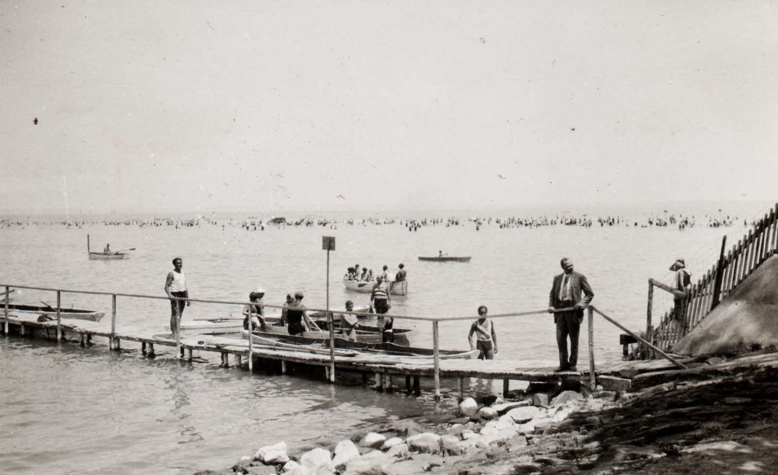 Hungary,Lake Balaton, Siófok, 1921, Péchy László, bathing suit, bathing, boat, pier, shore, Fortepan #75889