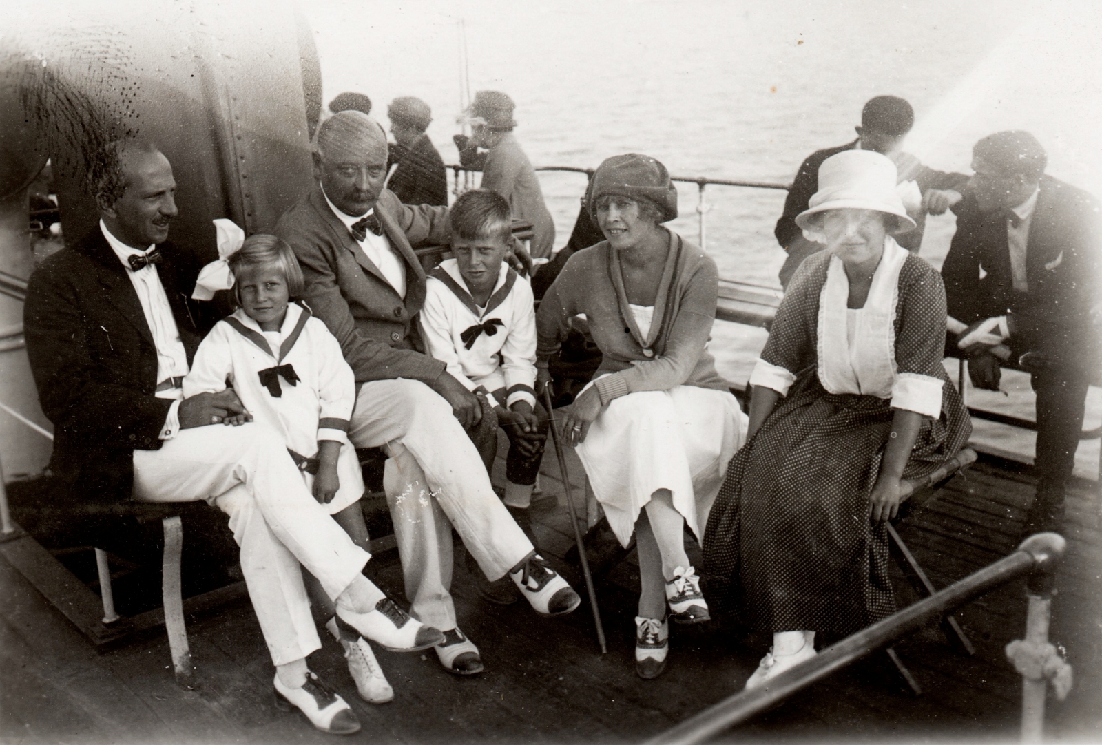 Hungary,Lake Balaton, Siófok, 1920, Péchy László, ship, tableau, leg over leg, sailor blouse, Fortepan #75905