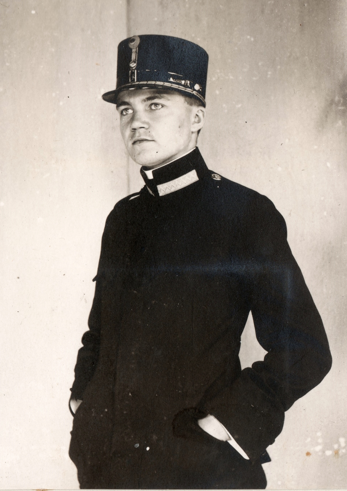 Austria, Mödling, Császári és Királyi Katonai Műszaki Főiskola (később HTL Mödling néven főiskola)., 1915, Péchy László, First World War, cadet, hands in pockets, Fortepan #75929