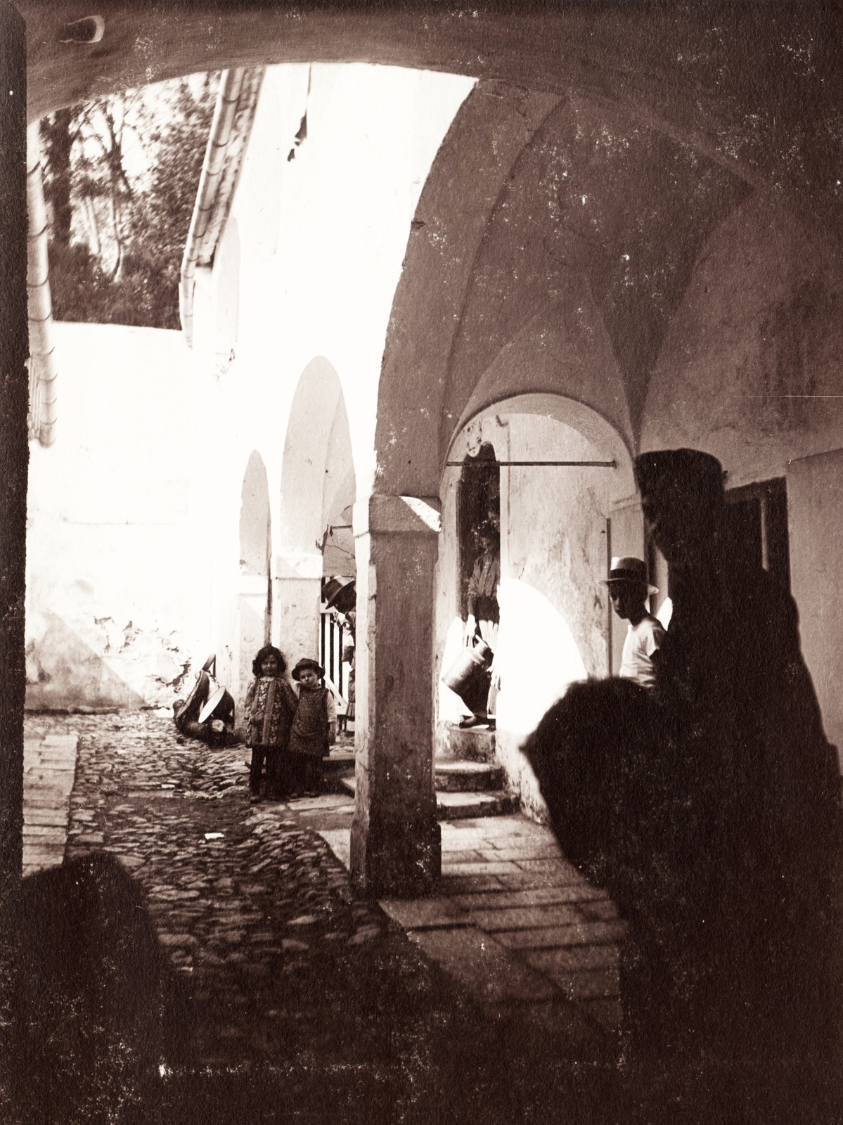 Austria, Eisenstadt, 1912, Péchy László, looking back, kids, yard, Fortepan #75954