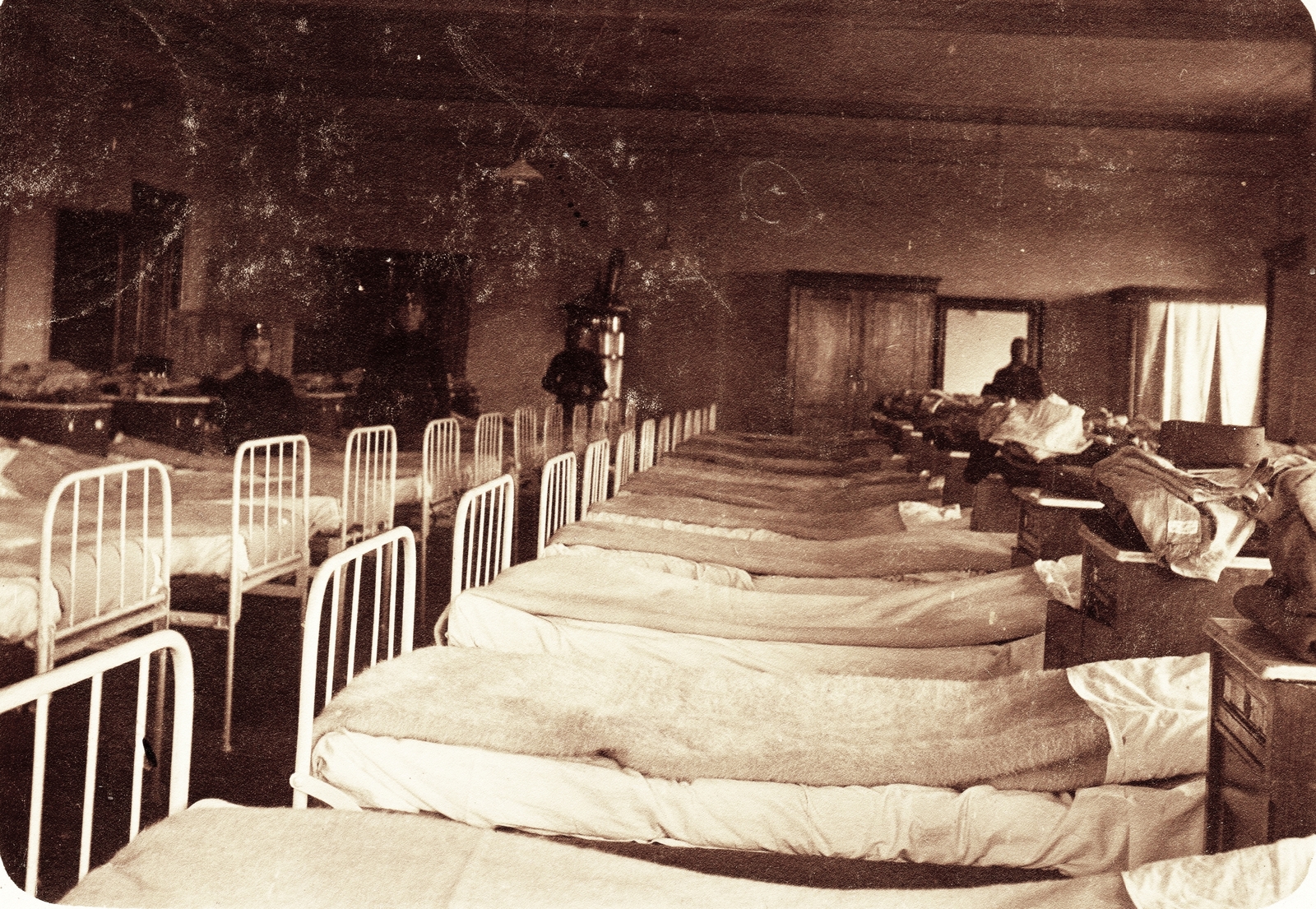 Austria, Eisenstadt, Császári és Királyi Katonai Főreáliskola (később Martin Kaszárnya), hálókörlet., 1912, Péchy László, barrack, interior, iron bed, military academy, quarters, Fortepan #75979