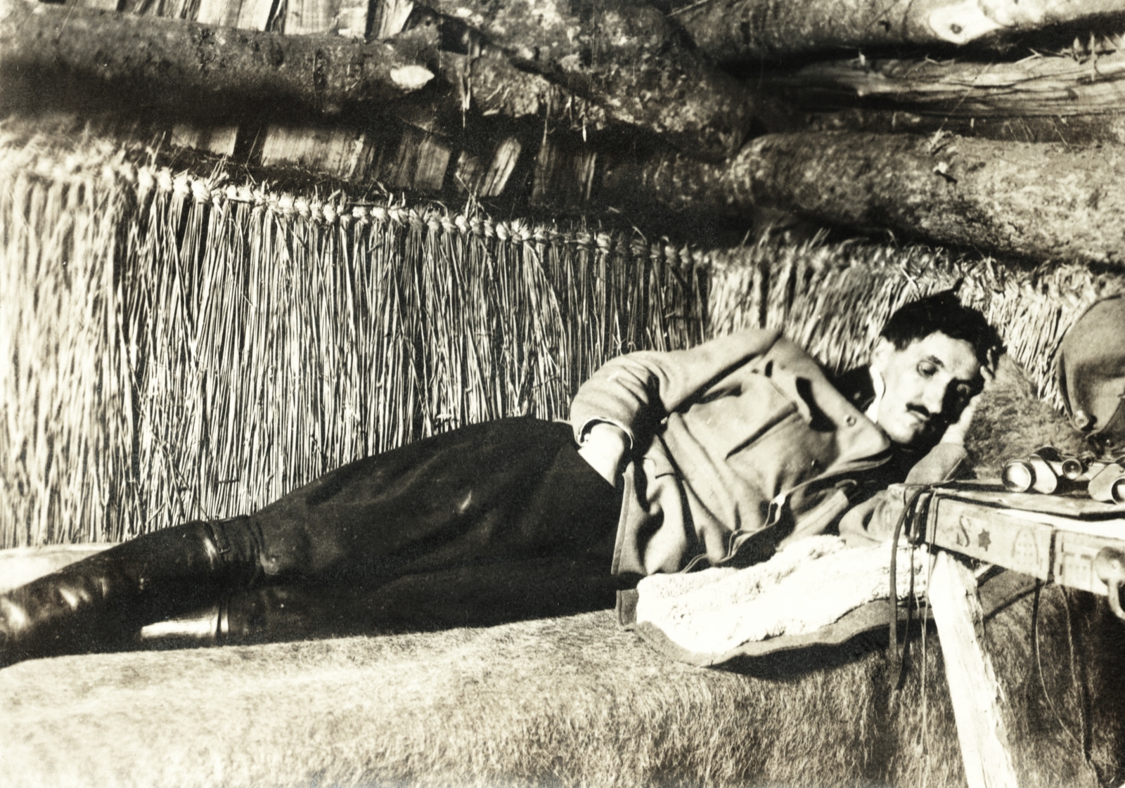 Ukraine, Zahir'ya, (ekkor Zagórze), a település közeli ütegállás pihenője., 1916, Péchy László, First World War, relaxation, telescope, Fortepan #75987