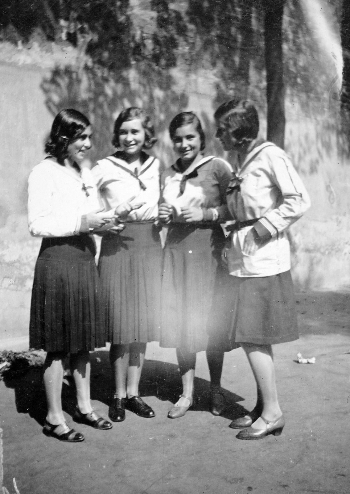 1946, Fortepan, napsütés, csoportkép, lány, rakott szoknya, matrózblúz, Fortepan #7600
