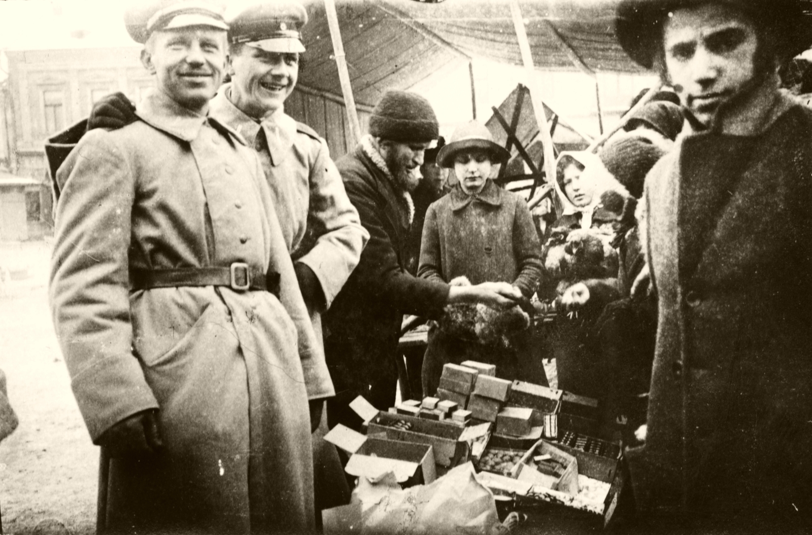 Románia,Erdély, Máramarossziget, Fő tér (Piața Libertății)., 1917, Péchy László, első világháború, piac, csoportkép, Fortepan #76004