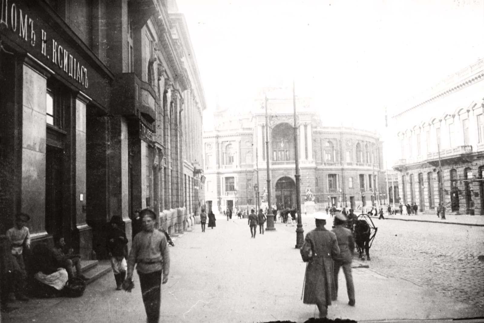 Ukraine, Odessa, Riseljevszka utca az Opera Színház felé nézve., 1918, Péchy László, First World War, street view, theater, Fellner and Helmer-design, Fortepan #76019
