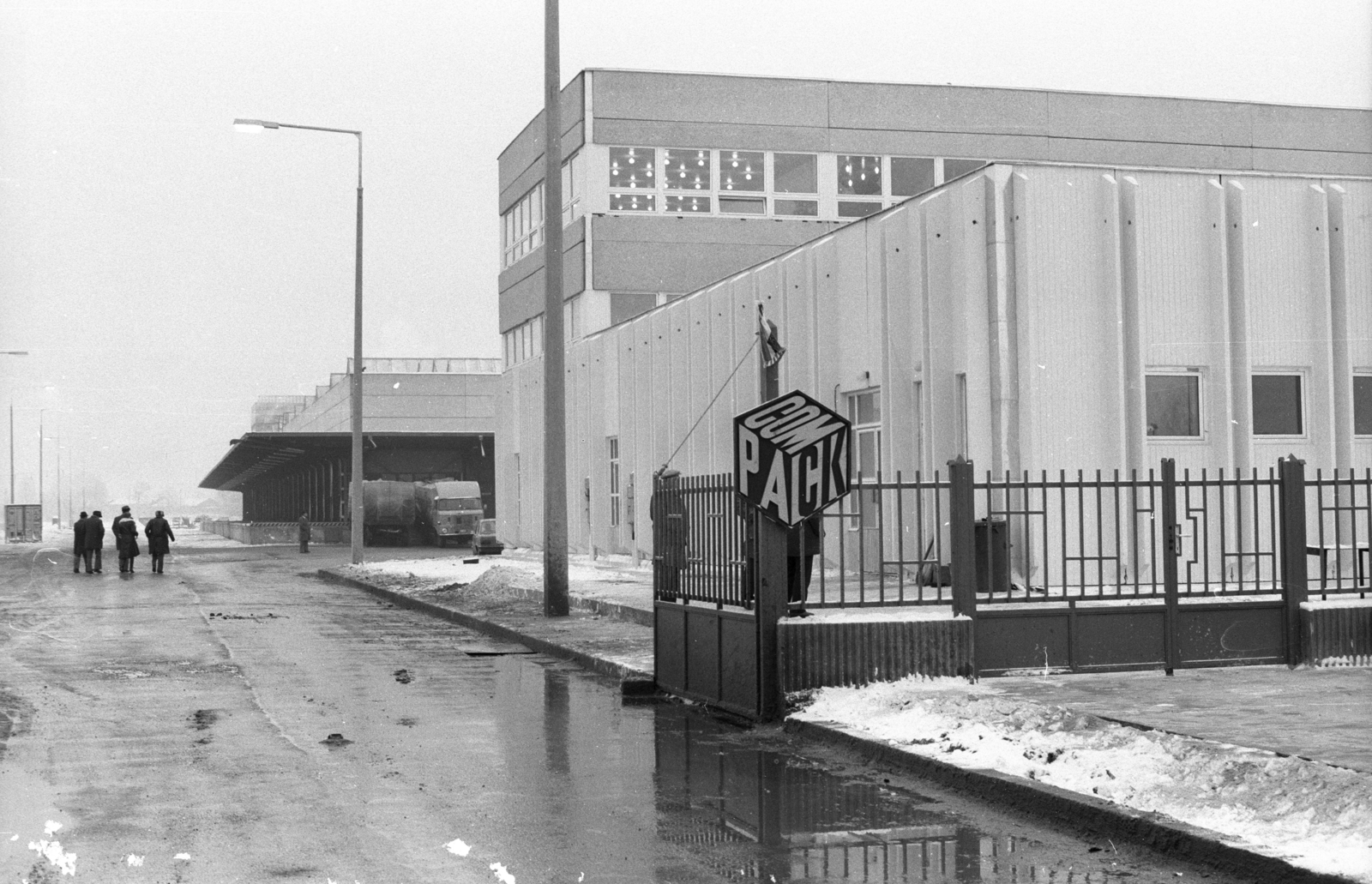 Hungary, Budapest XV., Harsányi Kálmán utca 85., Compack Vállalat., 1982, Erdei Katalin, factory, Budapest, Fortepan #76119