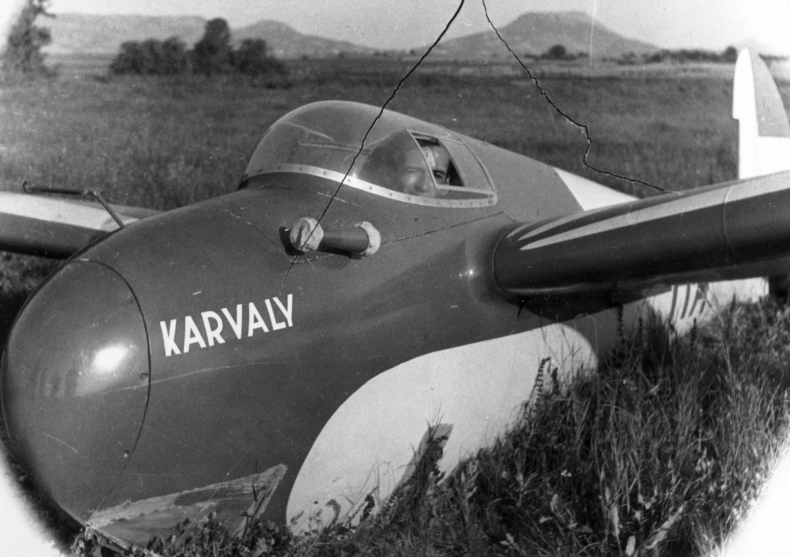 Hungary, Tapolca, a várostól északkeletre, háttérben jobbra a Csobánc., 1949, Vojnich Pál, airplane, sailplane, Fortepan #76358
