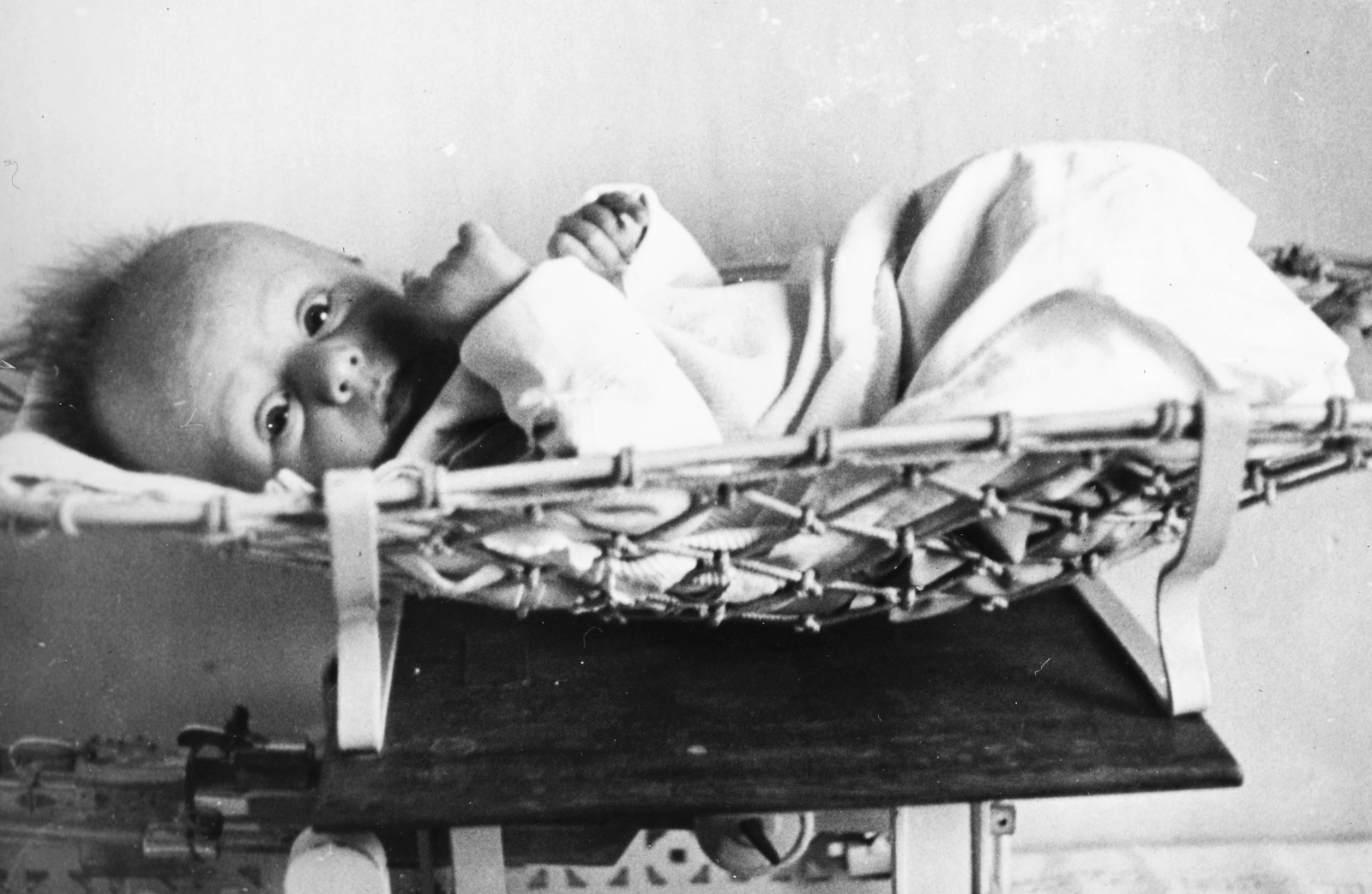 1950, Vojnich Pál, newborn, baby scales, Fortepan #76384