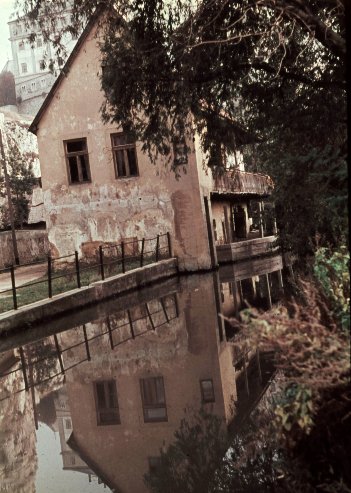 Hungary, Veszprém, Séd patak, a Kollégium utcánál az egykori tímár-ház., 1966, Herth Viktória dr, Bodó Emma, colorful, street view, shore, stream, Fortepan #76488