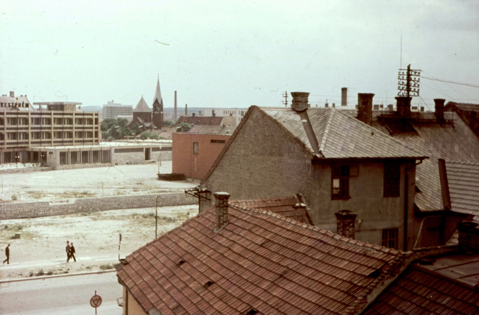 Hungary, Veszprém, Szent Imre (Rákóczi) tér a Cserhát utcából nézve, ma itt áll a "Lordok Háza"., 1968, Herth Viktória dr, Bodó Emma, colorful, Fortepan #76539