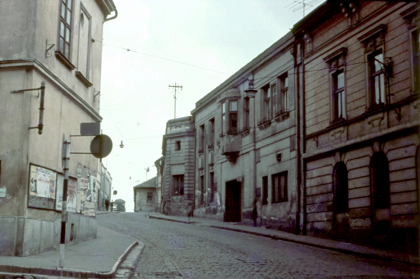 Hungary, Veszprém, Brusznyai Árpád utca (Bajcsy-Zsilinszky út) a Kossuth Lajos utcáról nézve., 1968, Herth Viktória dr, Bodó Emma, colorful, street view, Fortepan #76547