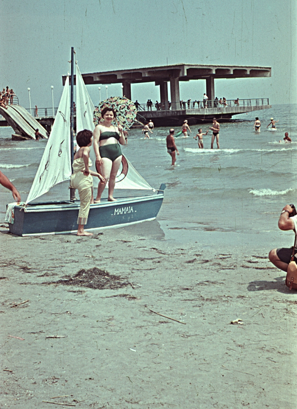 Romania, Constanța, Mamaia, 1962, Erky-Nagy Tibor, beach, colorful, resort, sea shore, Fortepan #76582