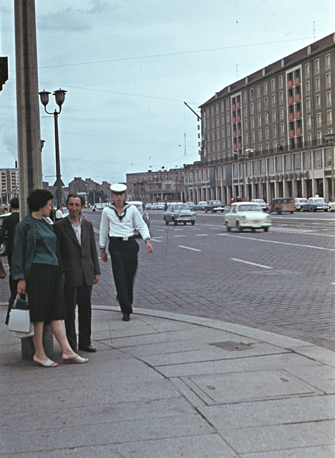 Germany, Dresden, Wilsdruffer Strasse (Ernst-Thälmann-Strasse) az Altmarkt felől nézve., 1965, Erky-Nagy Tibor, colorful, German brand, Trabant-brand, sailor, GDR, automobile, Fortepan #76608