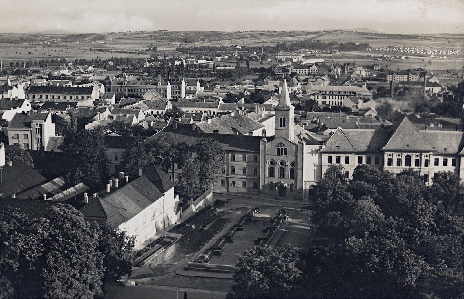 Hungary, Pécs, Szent István (Scitovszky) tér, középen a Miasszonyunk Zárdatemplom., 1935, Erky-Nagy Tibor, church, Fortepan #76670