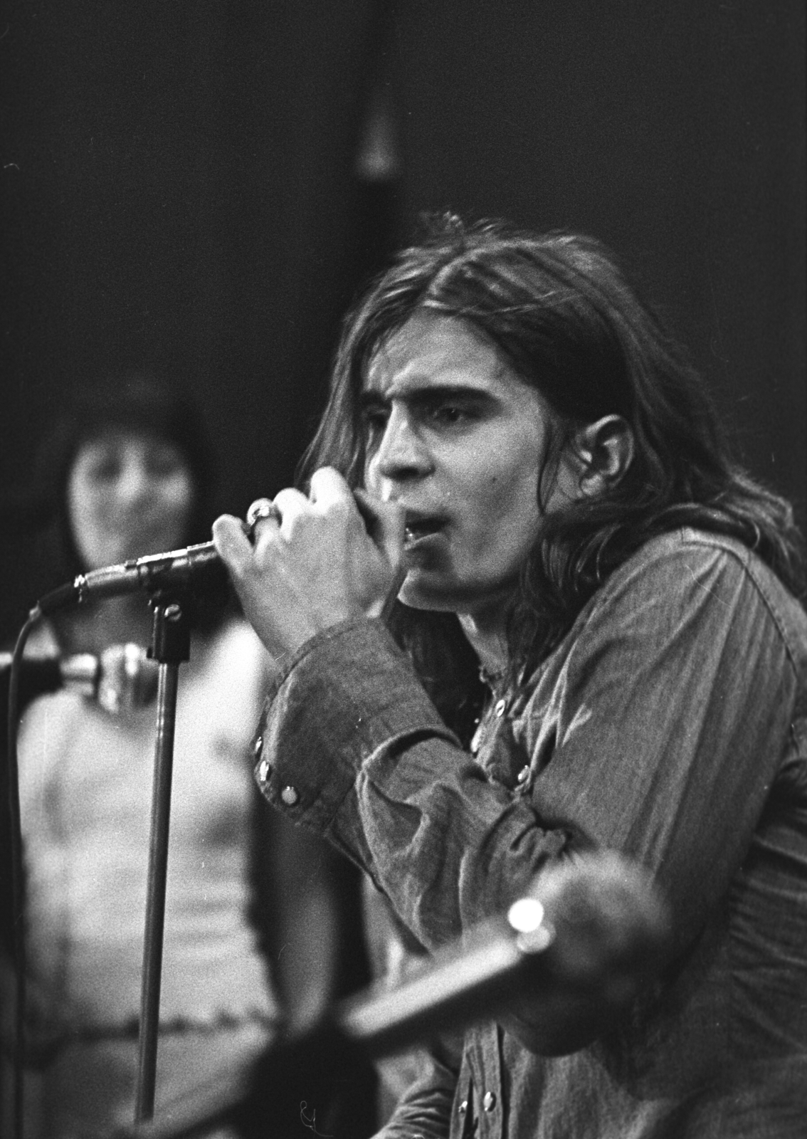 Hungary, Nyíregyháza, Móricz Zsigmond Színház, Révész Sándor a Generál együttes énekese., 1972, Erky-Nagy Tibor, celebrity, singing, microphone, Fortepan #76771